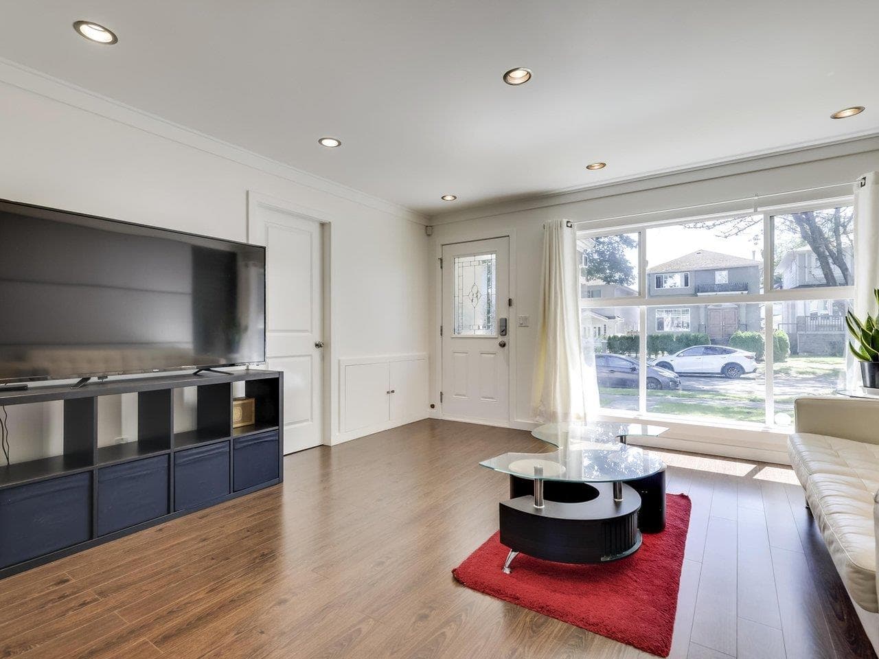 2241 E 43rd Avenue, Vancouver, V5P 1M8 — photo 2