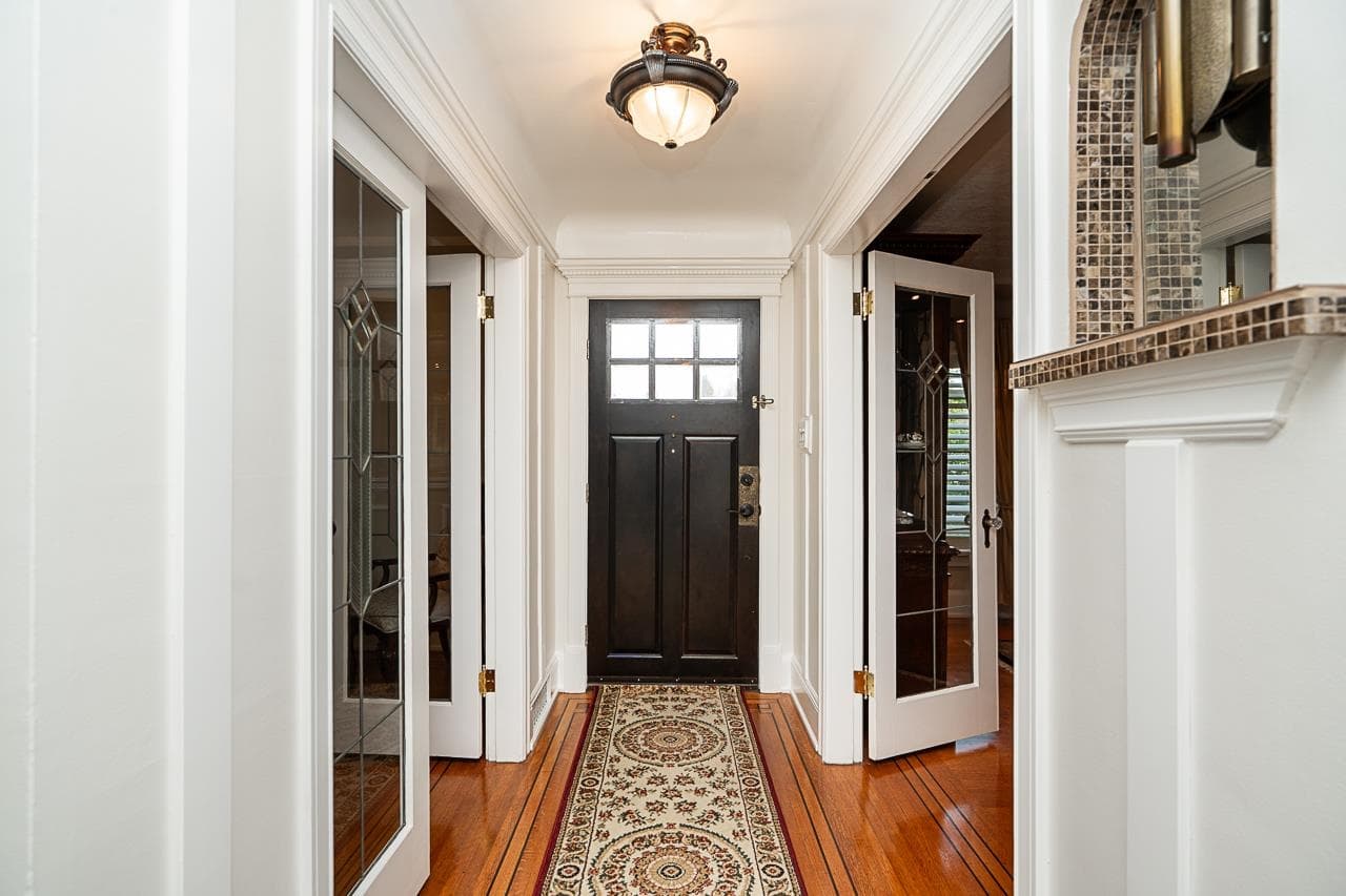 1562 W 62nd Avenue, Vancouver, V6P 2E9 — photo 2
