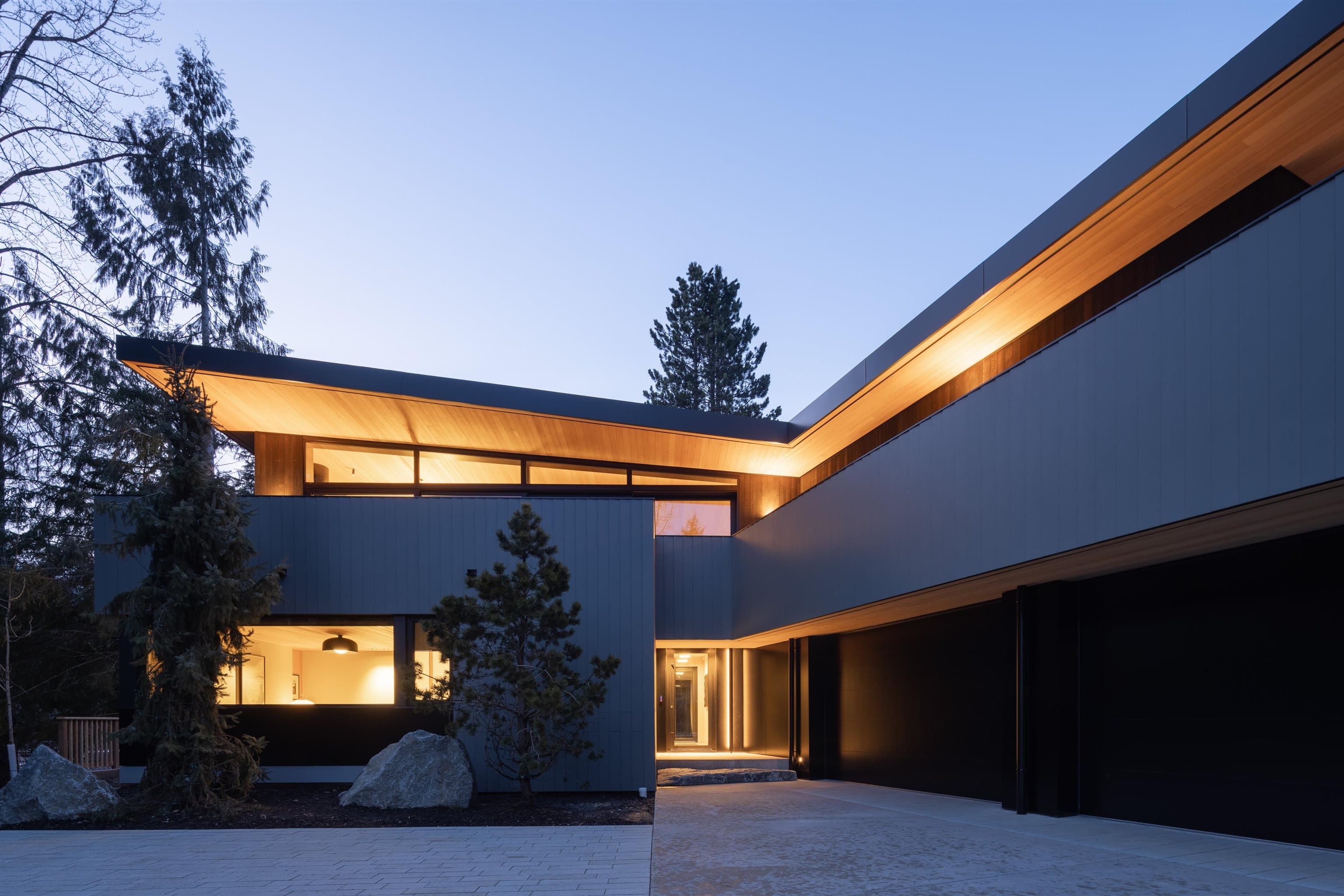 7501 Ambassador Crescent, Whistler, V8E 0E5 — photo 2