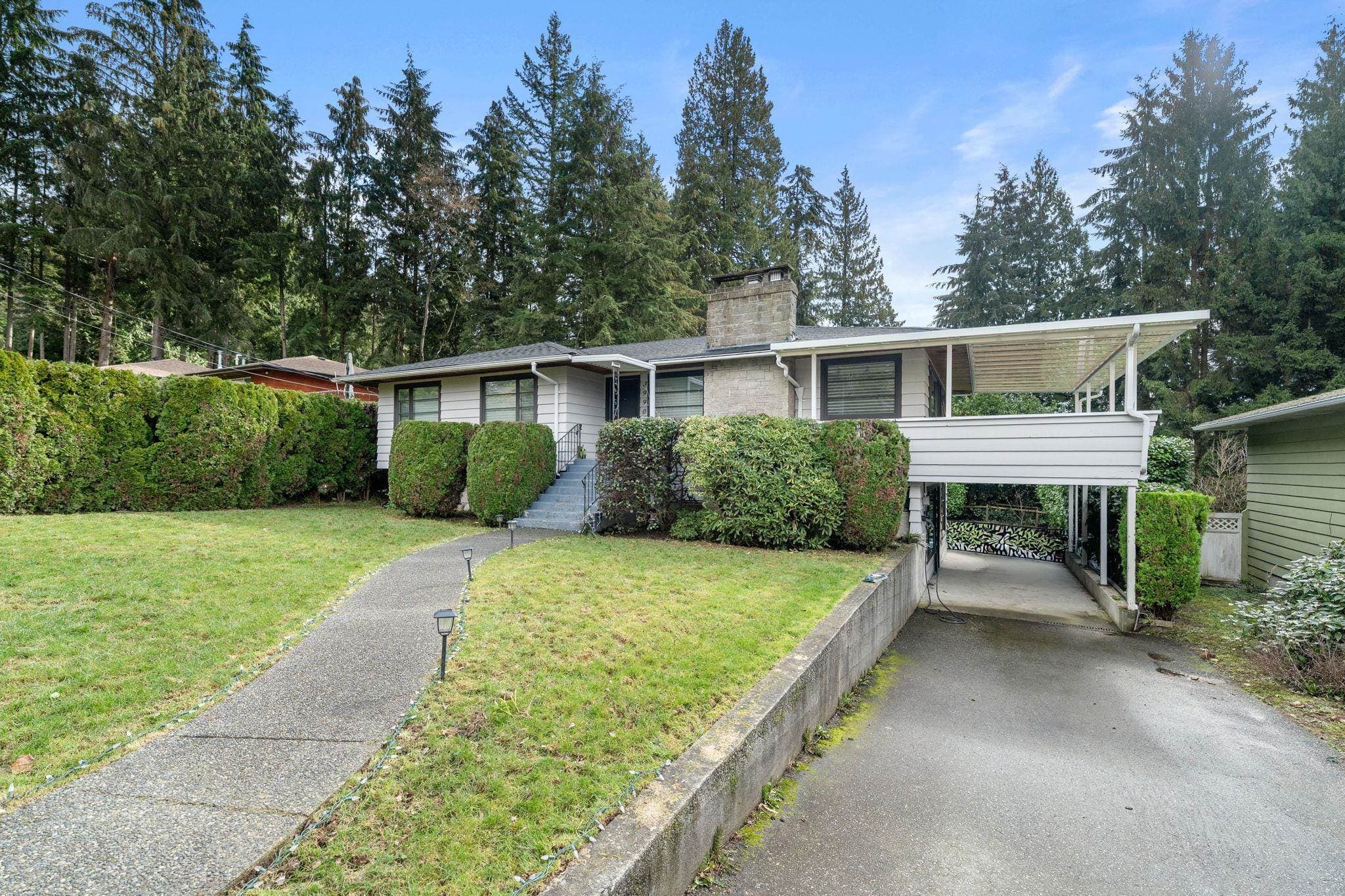 3990 Delbrook Avenue, North Vancouver, V7N 3Z8 — photo 2