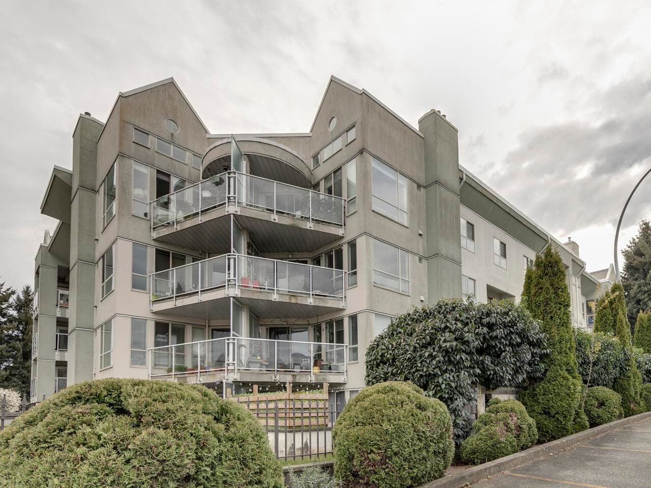404 - 2585 Ware Street, Abbotsford, V2S 3E2 — photo 1