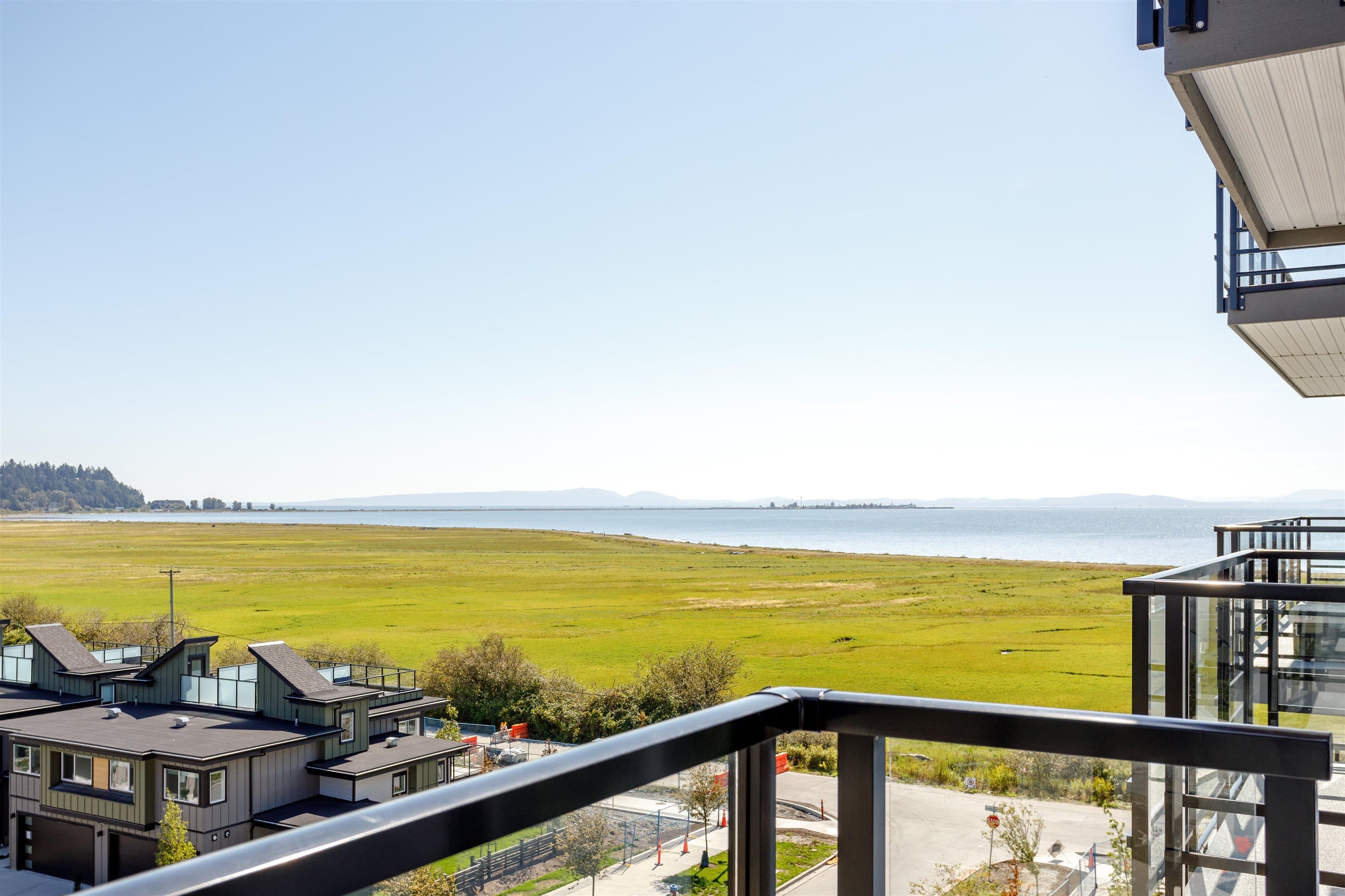 501 - 2431 Rabbit Dr, Tsawwassen, V4M 0G5 — photo 2