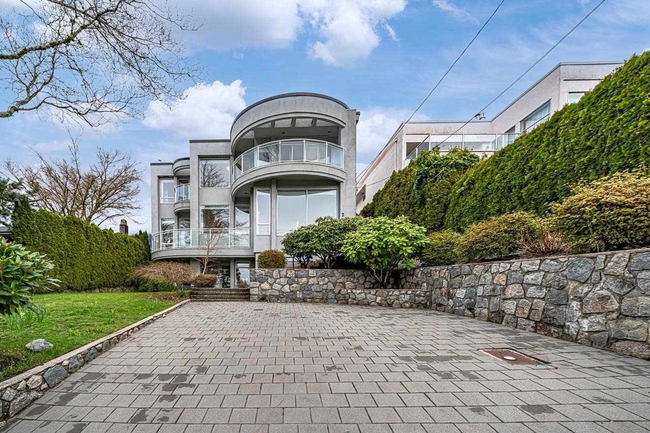 2135 Lawson Avenue, West Vancouver, V7V 2E1 — photo 1