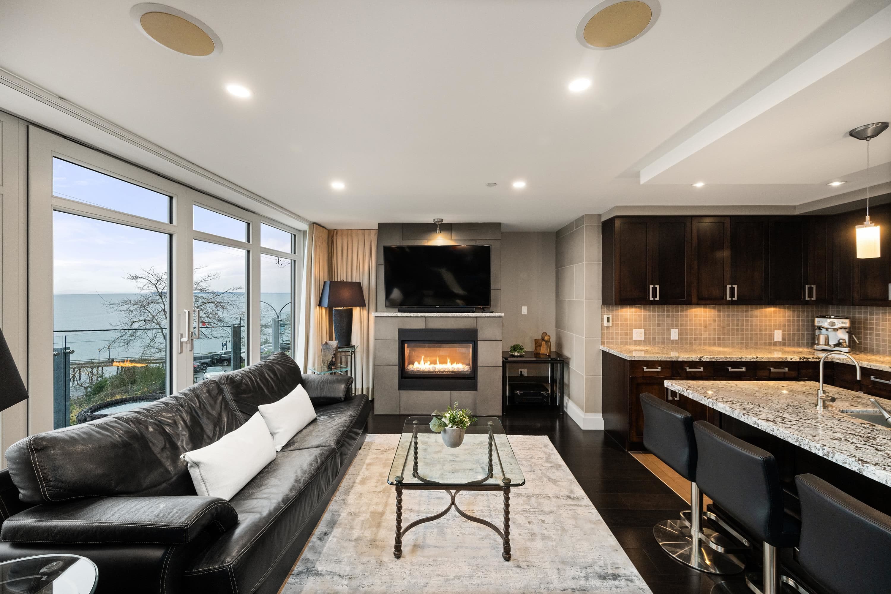 201 - 15097 Marine Drive, White Rock, V4B 1C5 — photo 4