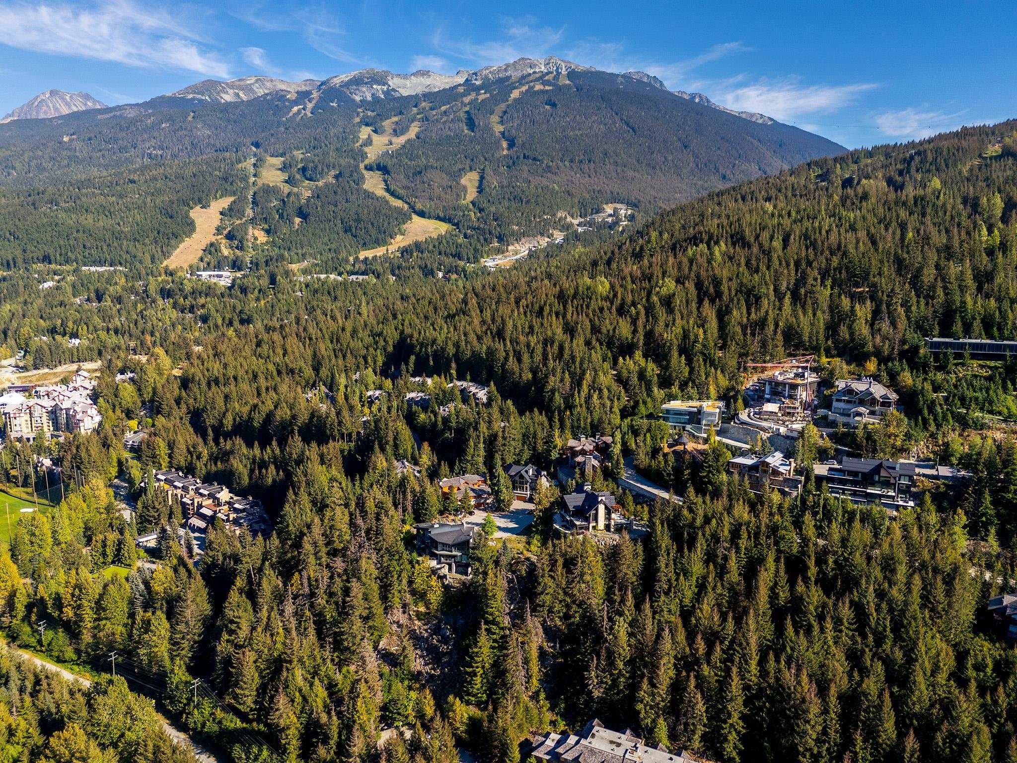 3853 Sunridge Court, Whistler, V8E 0W1 — photo 1