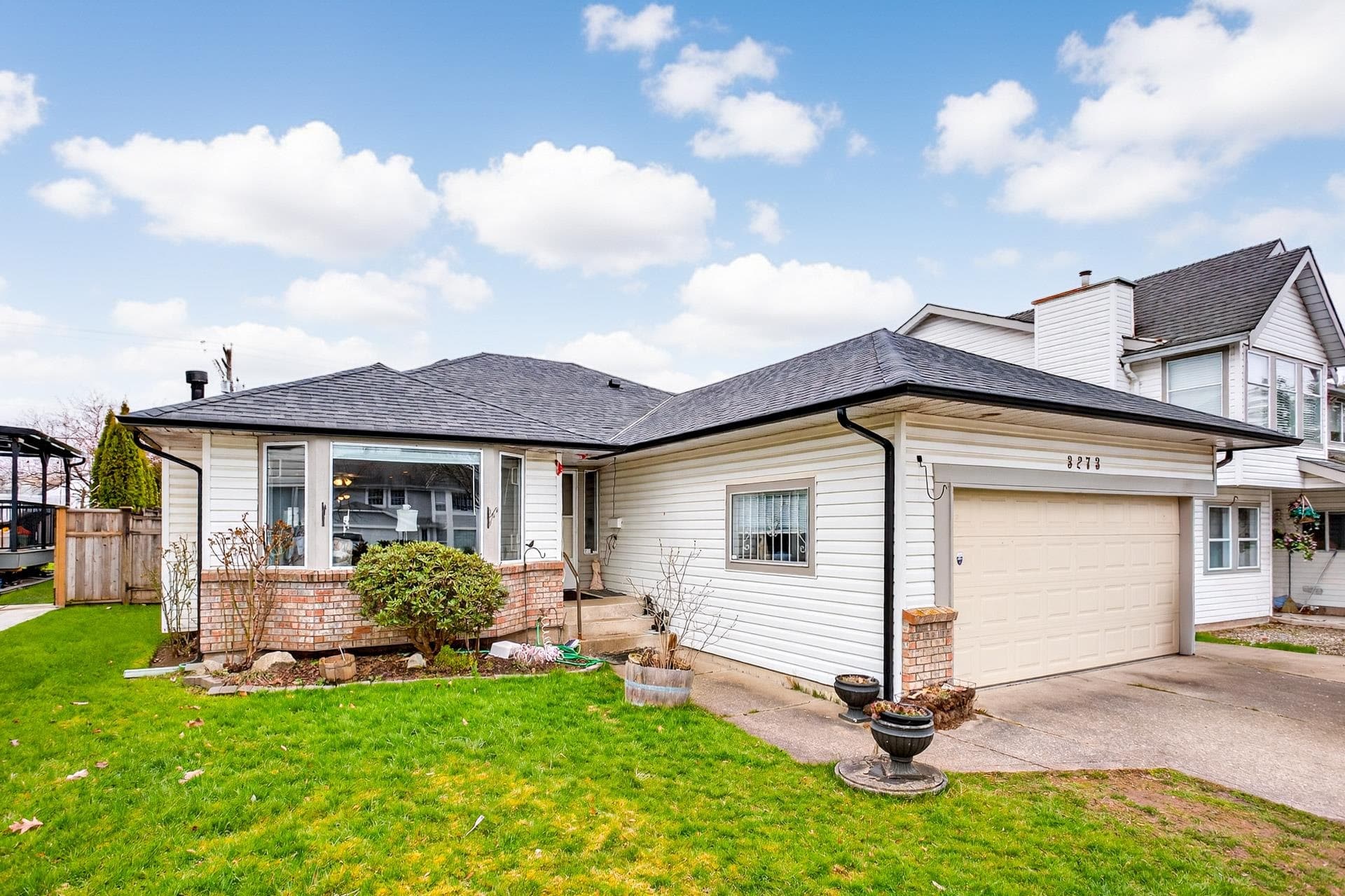 3273 264a Street, Langley, V4W 3E9 — photo 1