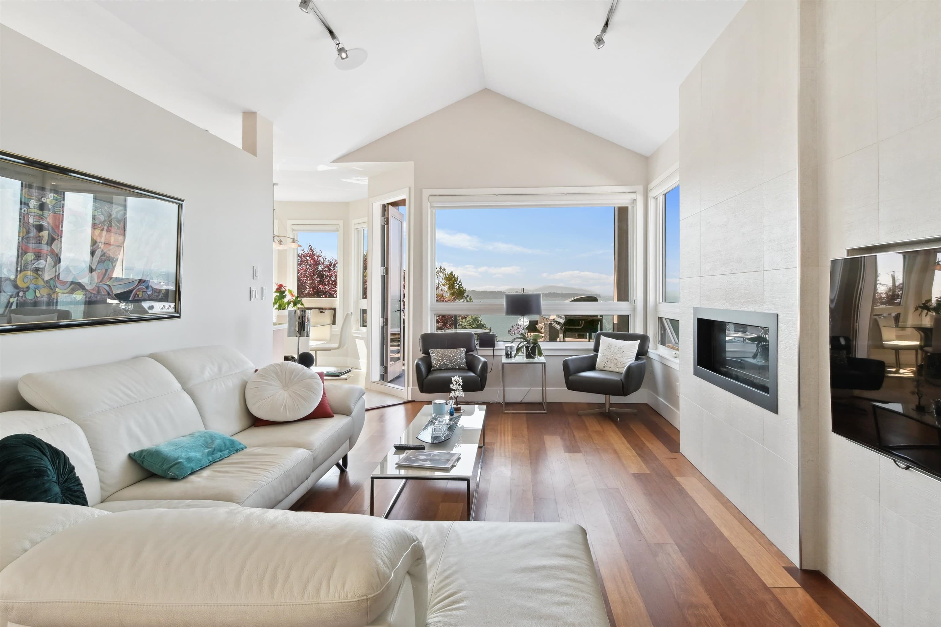 15095 Royal Avenue, White Rock, V4B 1M1 — photo 5