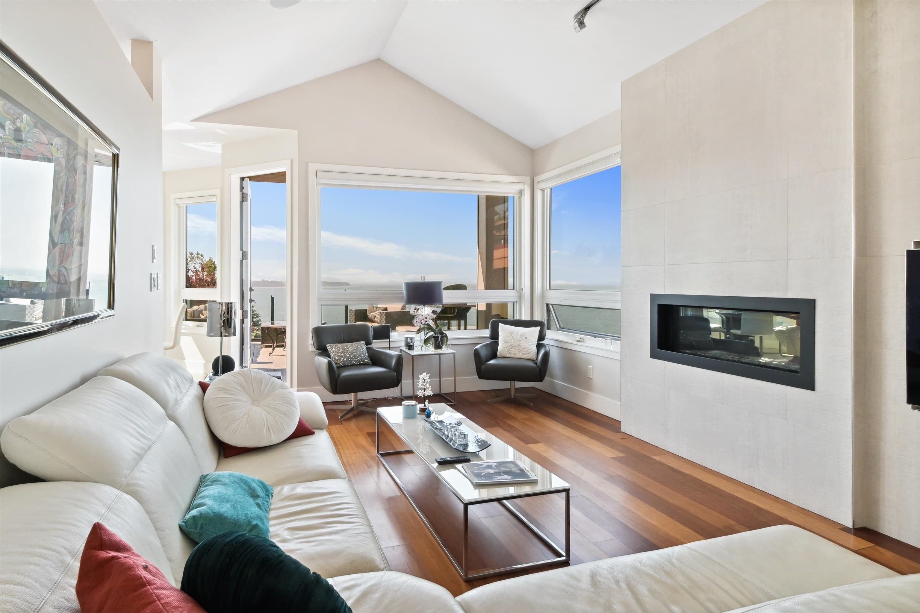 15095 Royal Avenue, White Rock, V4B 1M1 — photo 4