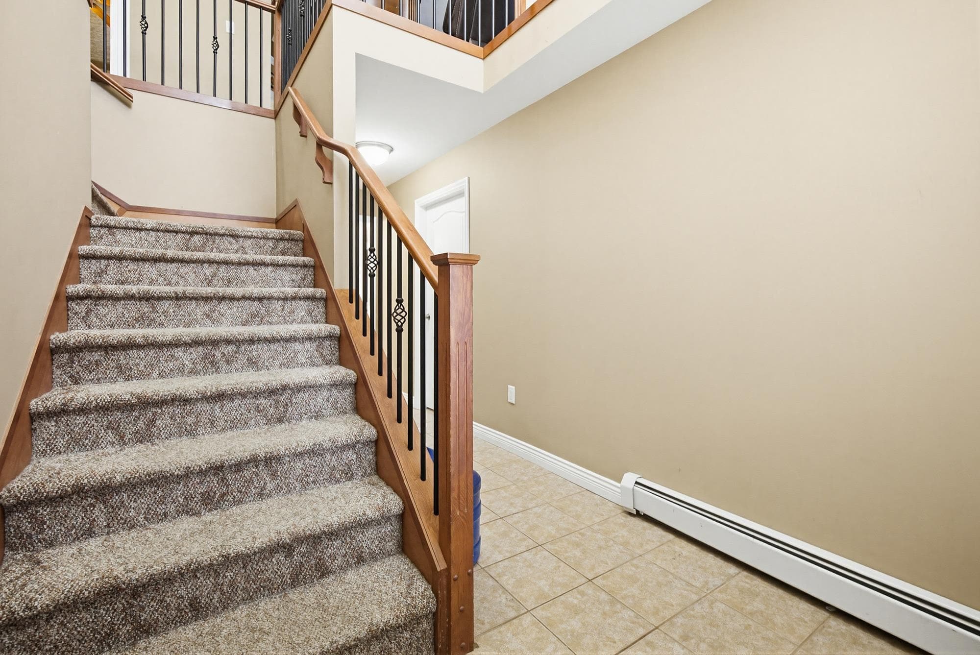 8727 Hargitt Place, Mission, V2V 7R3 — photo 2