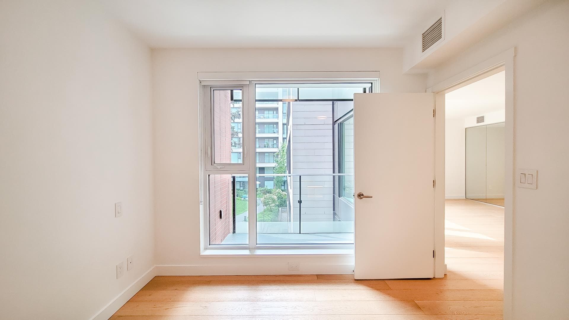 301 - 7128 Adera Street, Vancouver, V6P 0H6 — photo 2