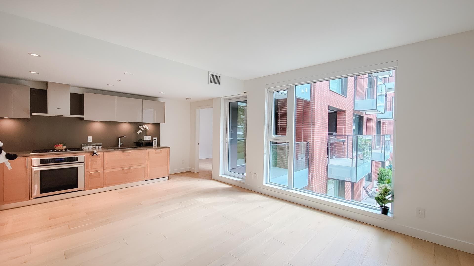 301 - 7128 Adera Street, Vancouver, V6P 0H6 — photo 1