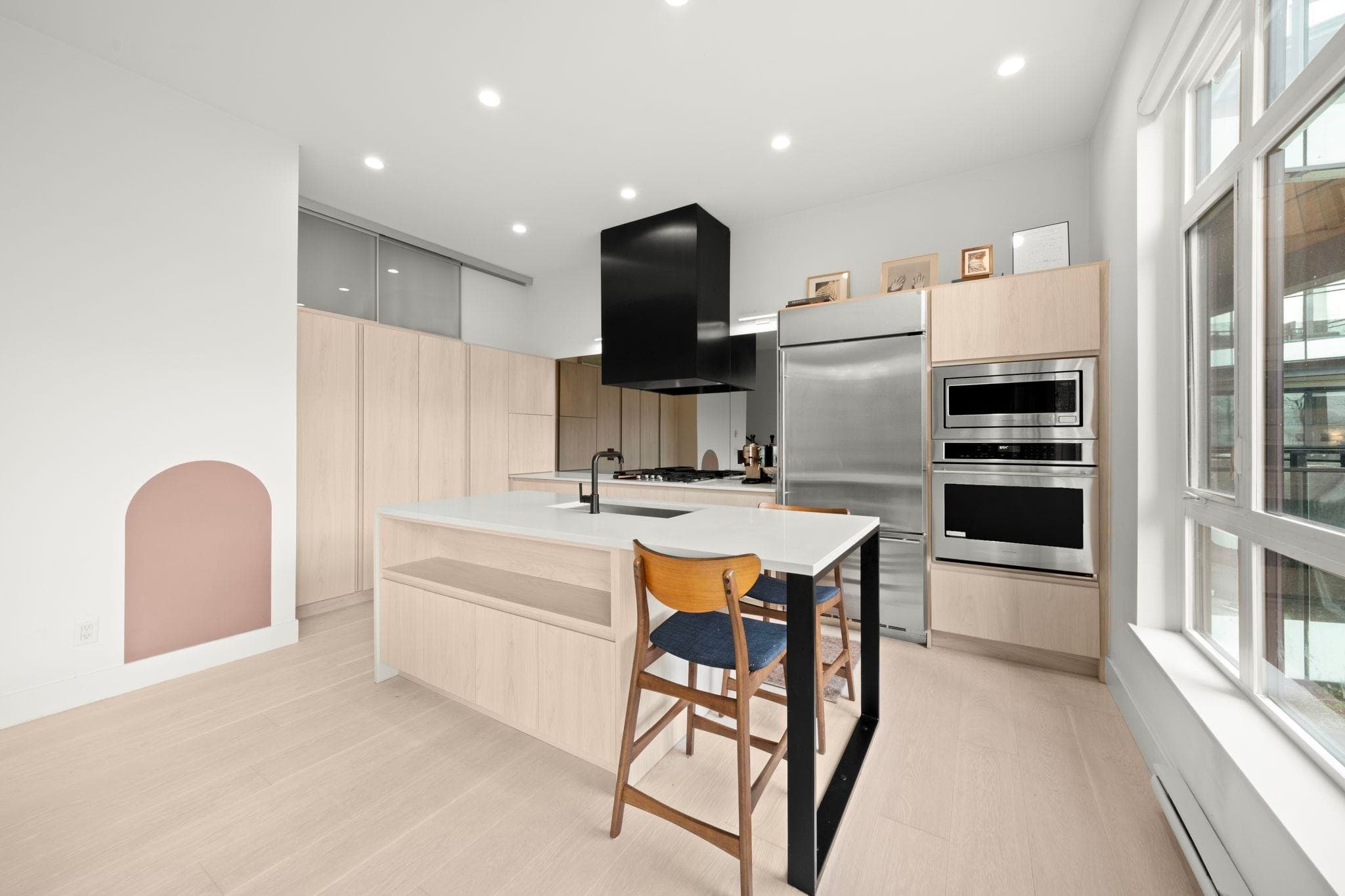 211 - 300 Salter Street, New Westminster, V3M 0L9 — photo 4
