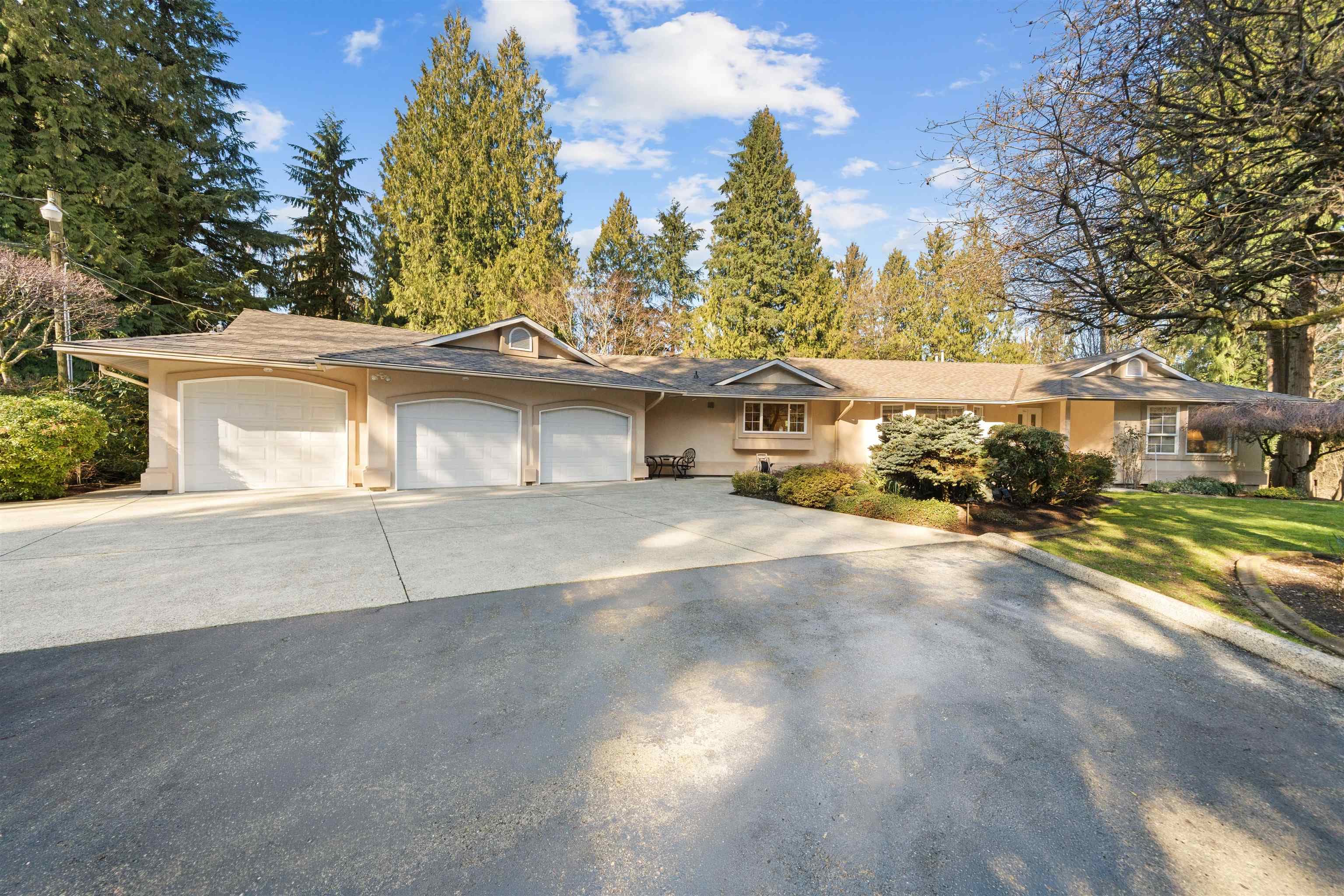 31553 Brookside Avenue, Abbotsford, V2T 5W6 — photo 1