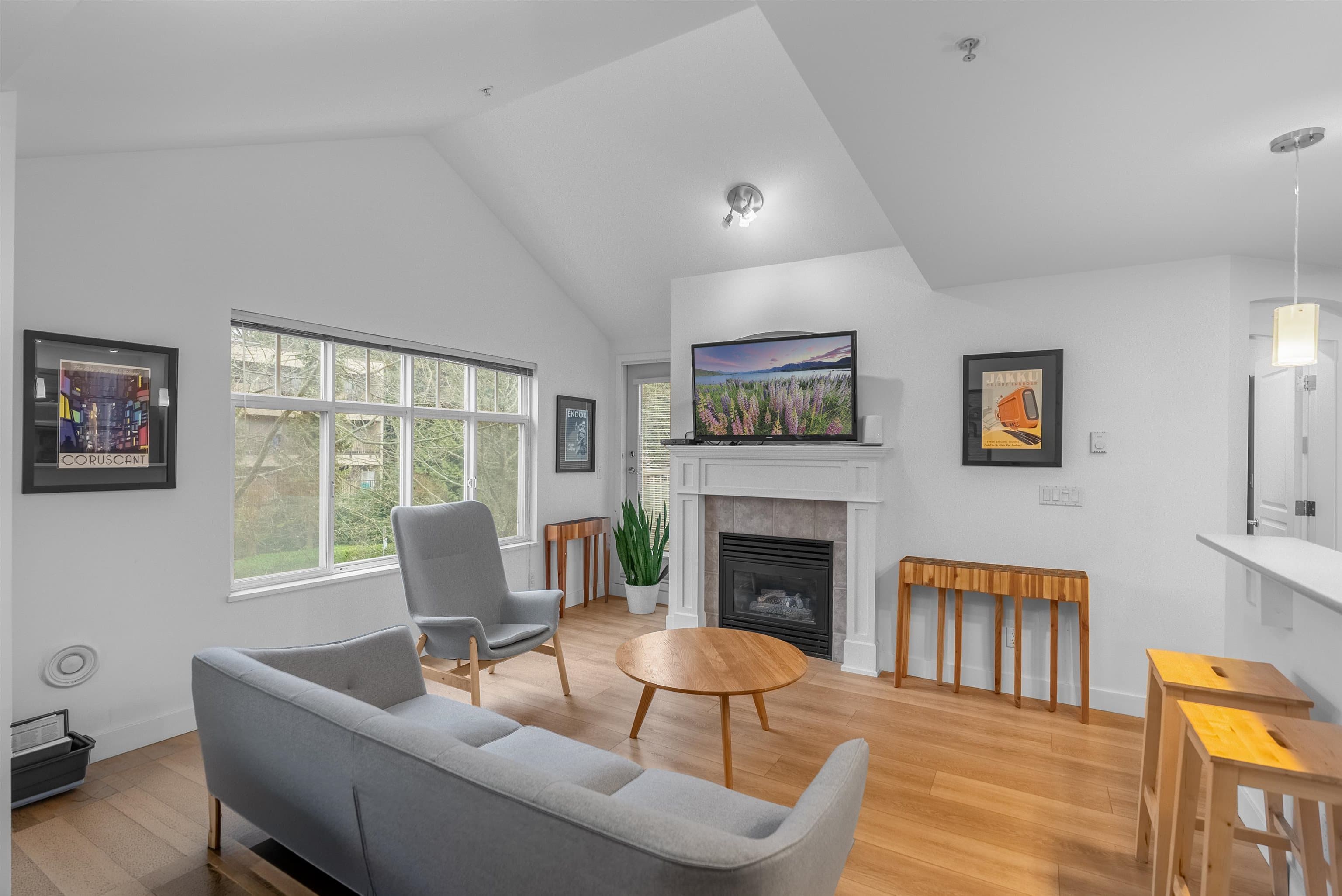 302 - 333 E 1st Street, North Vancouver, V7L 4W9 — photo 3