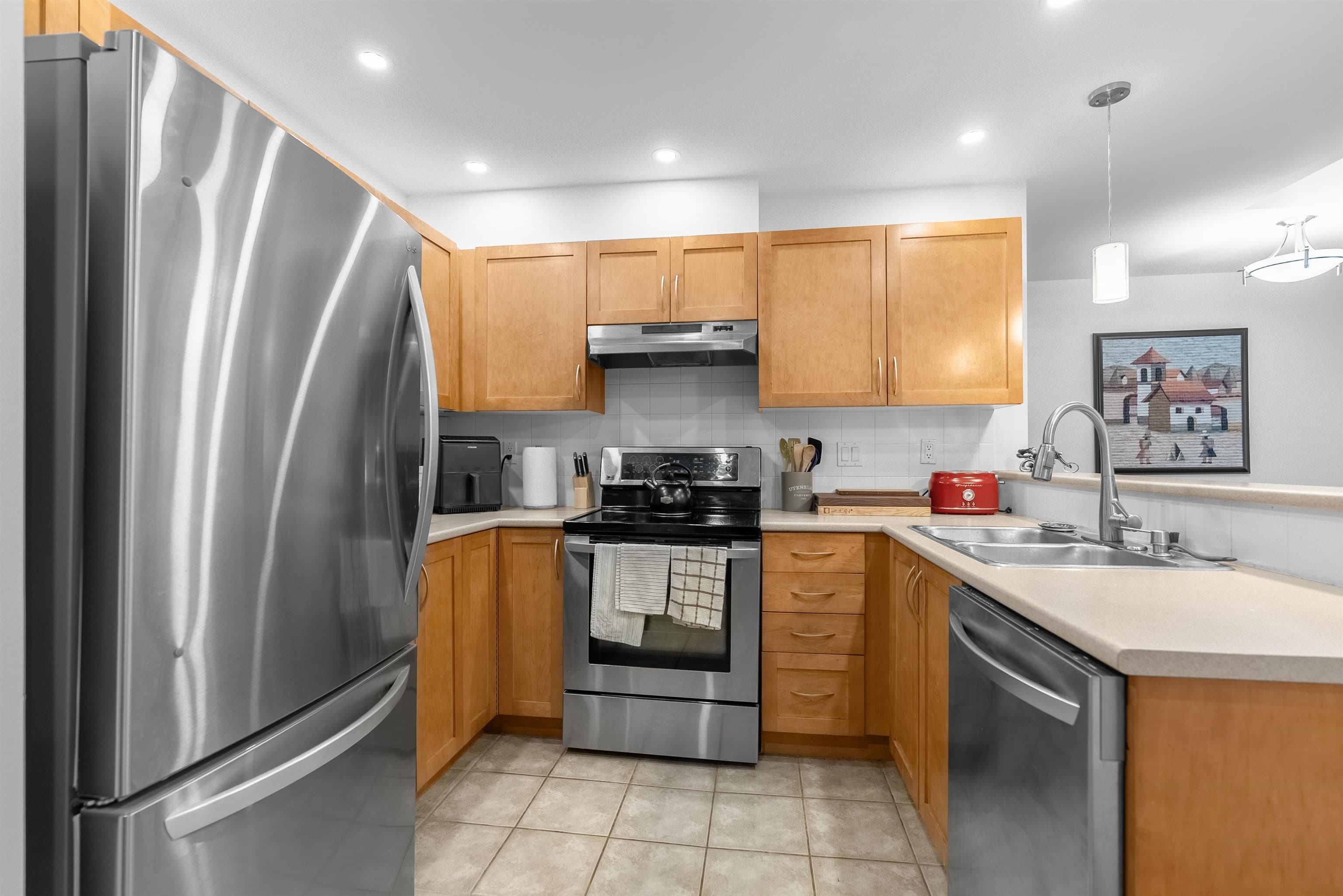 302 - 333 E 1st Street, North Vancouver, V7L 4W9 — photo 5