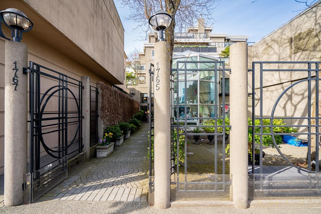204 - 1765 Marine Drive, West Vancouver, V7V 1J5 — photo 2