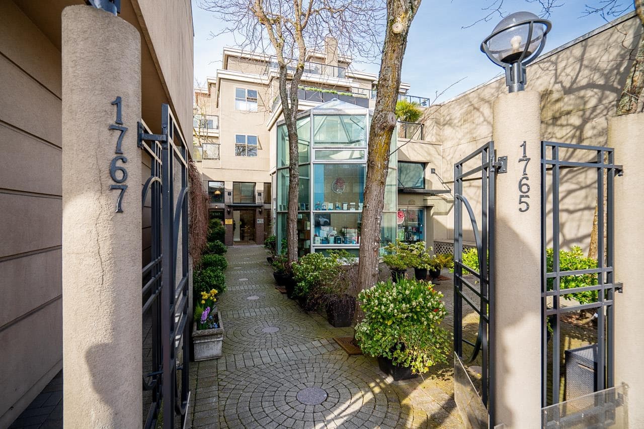 204 - 1765 Marine Drive, West Vancouver, V7V 1J5 — photo 3