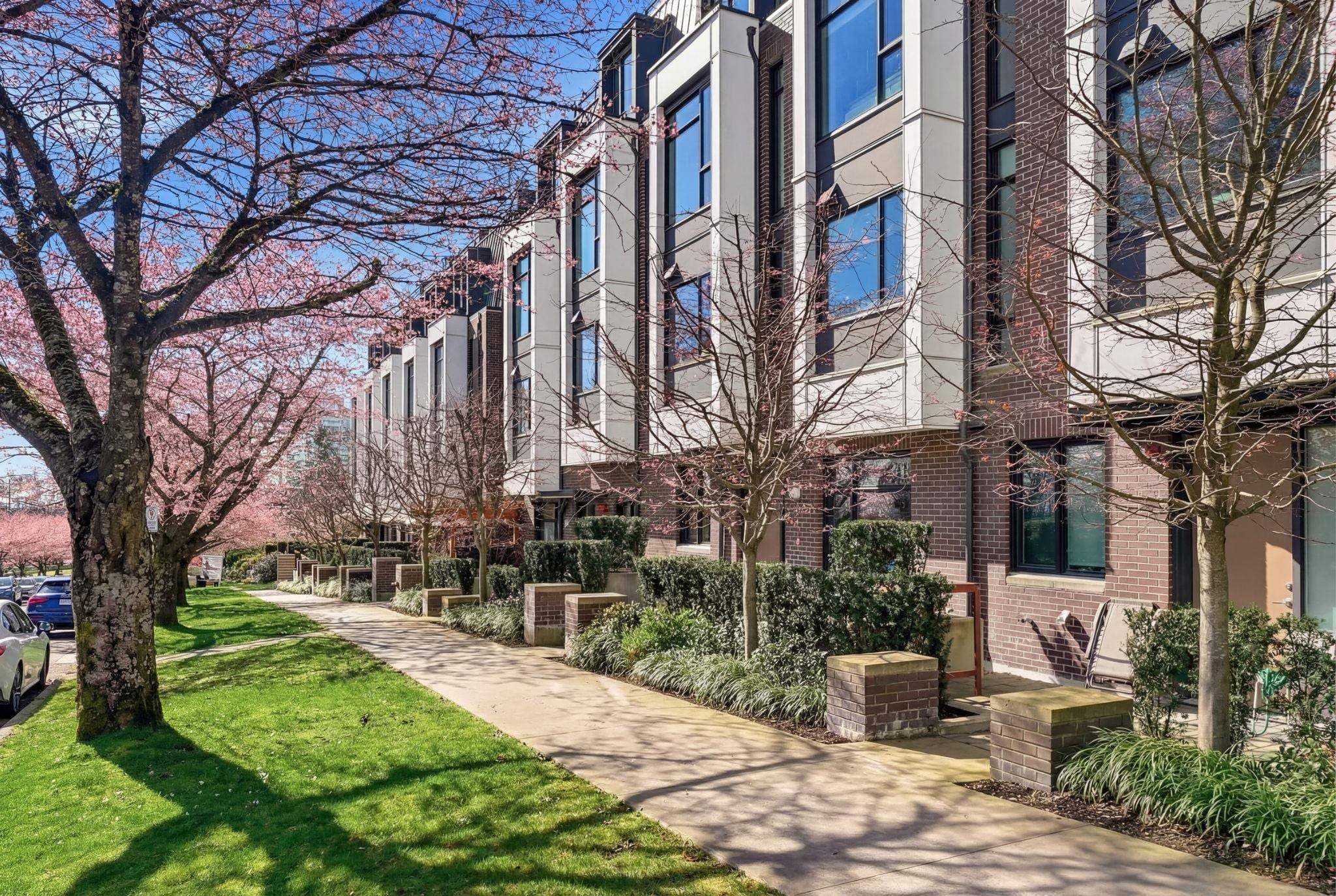 7615 Yukon Street, Vancouver, V5X 2Y4 — photo 1