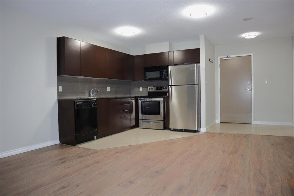 2206 - 13618 100 Avenue, Surrey, V3T 0A8 — photo 3