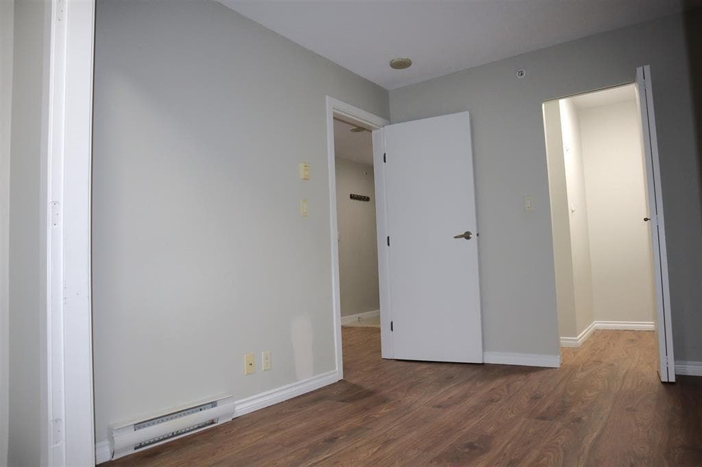 2206 - 13618 100 Avenue, Surrey, V3T 0A8 — photo 4