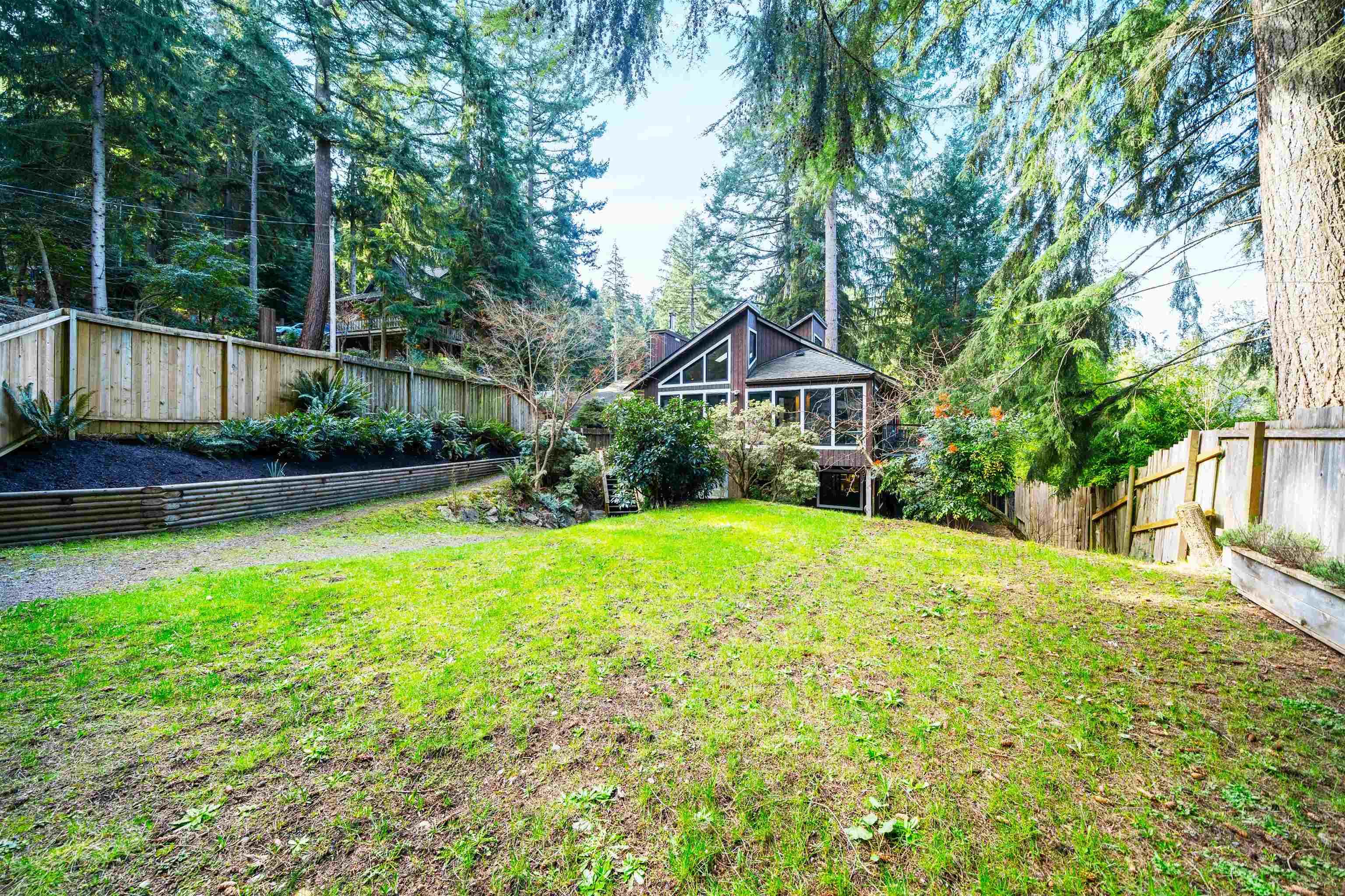 576 Cowan Road, Bowen Island, V0N 1G2 — photo 3