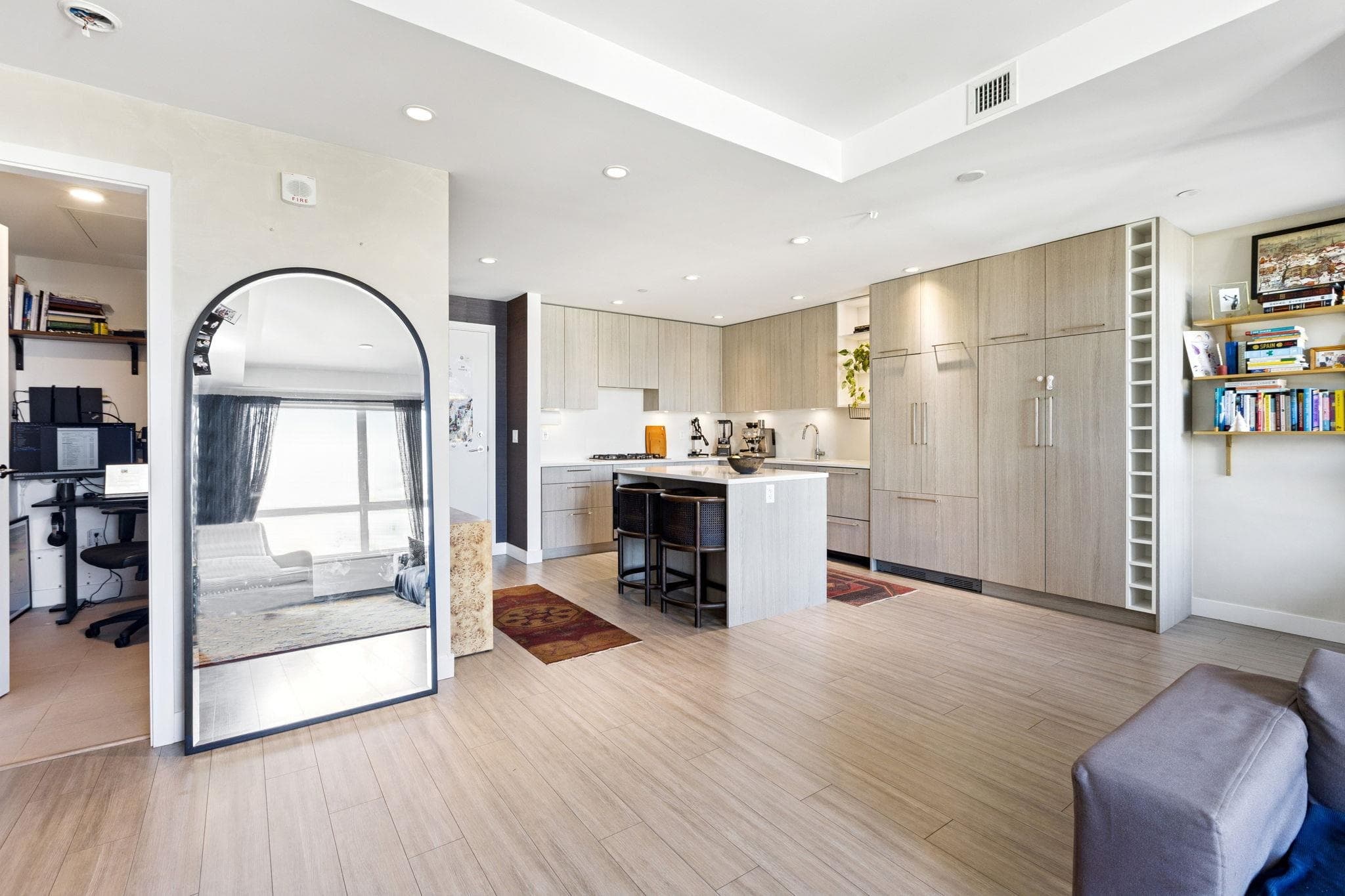303 - 707 E 3rd Street, North Vancouver, V7L 1G8 — photo 2