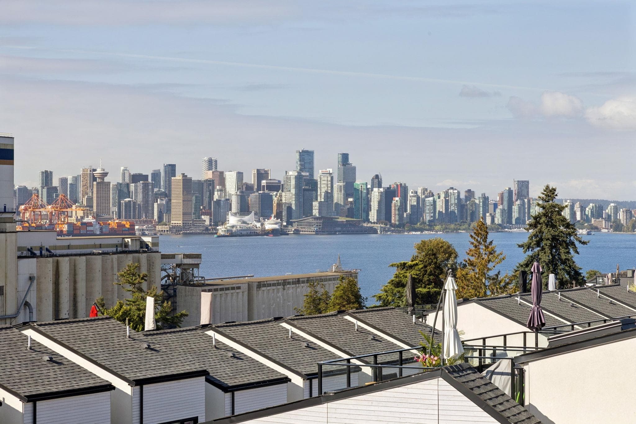 303 - 707 E 3rd Street, North Vancouver, V7L 1G8 — photo 1