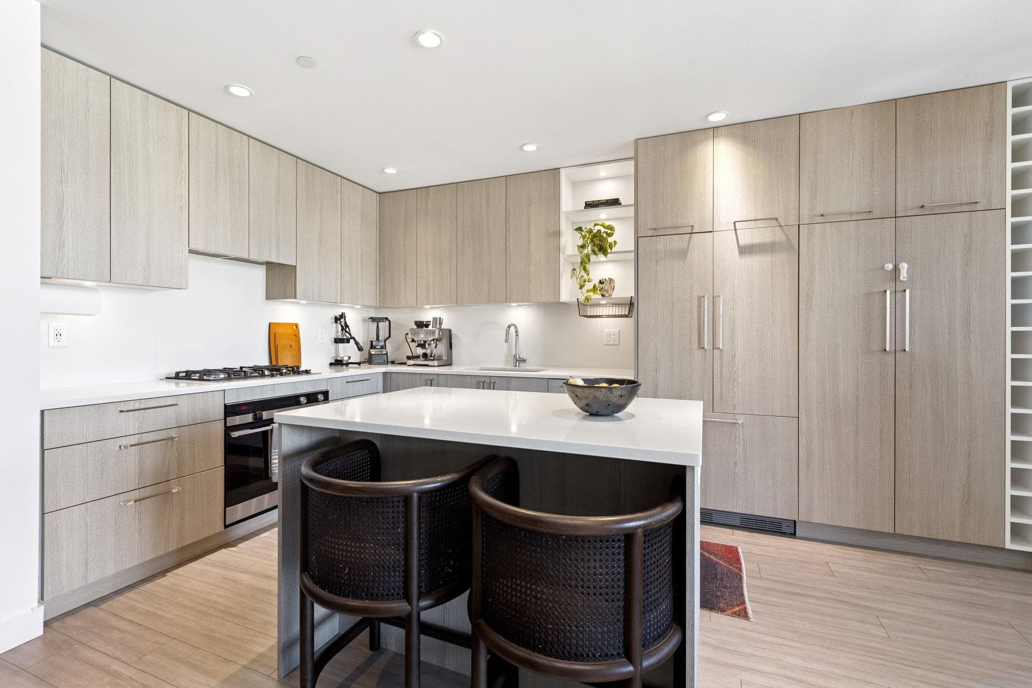 303 - 707 E 3rd Street, North Vancouver, V7L 1G8 — photo 4
