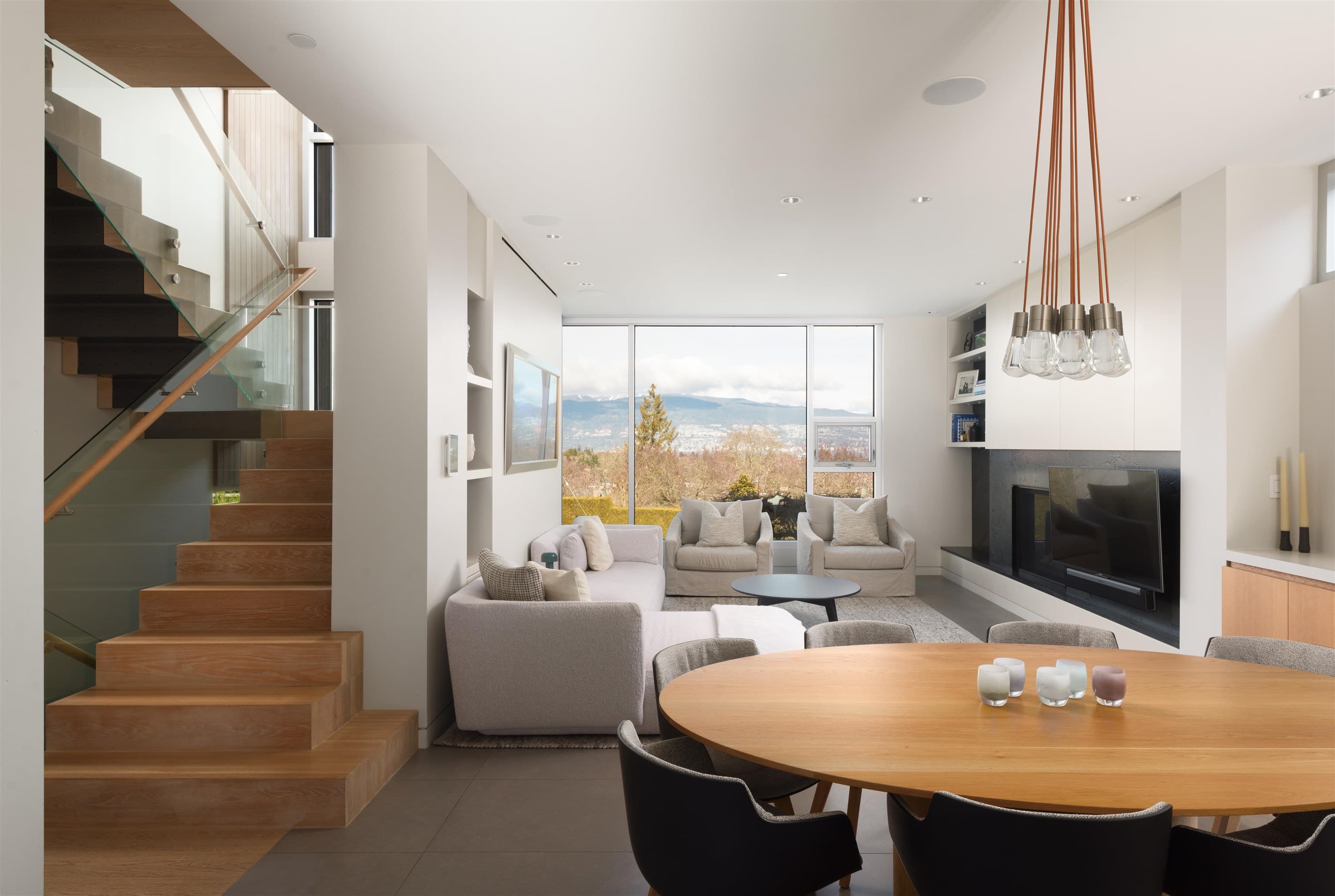 3250 W 20th Avenue, Vancouver, V6L 1H9 — photo 1