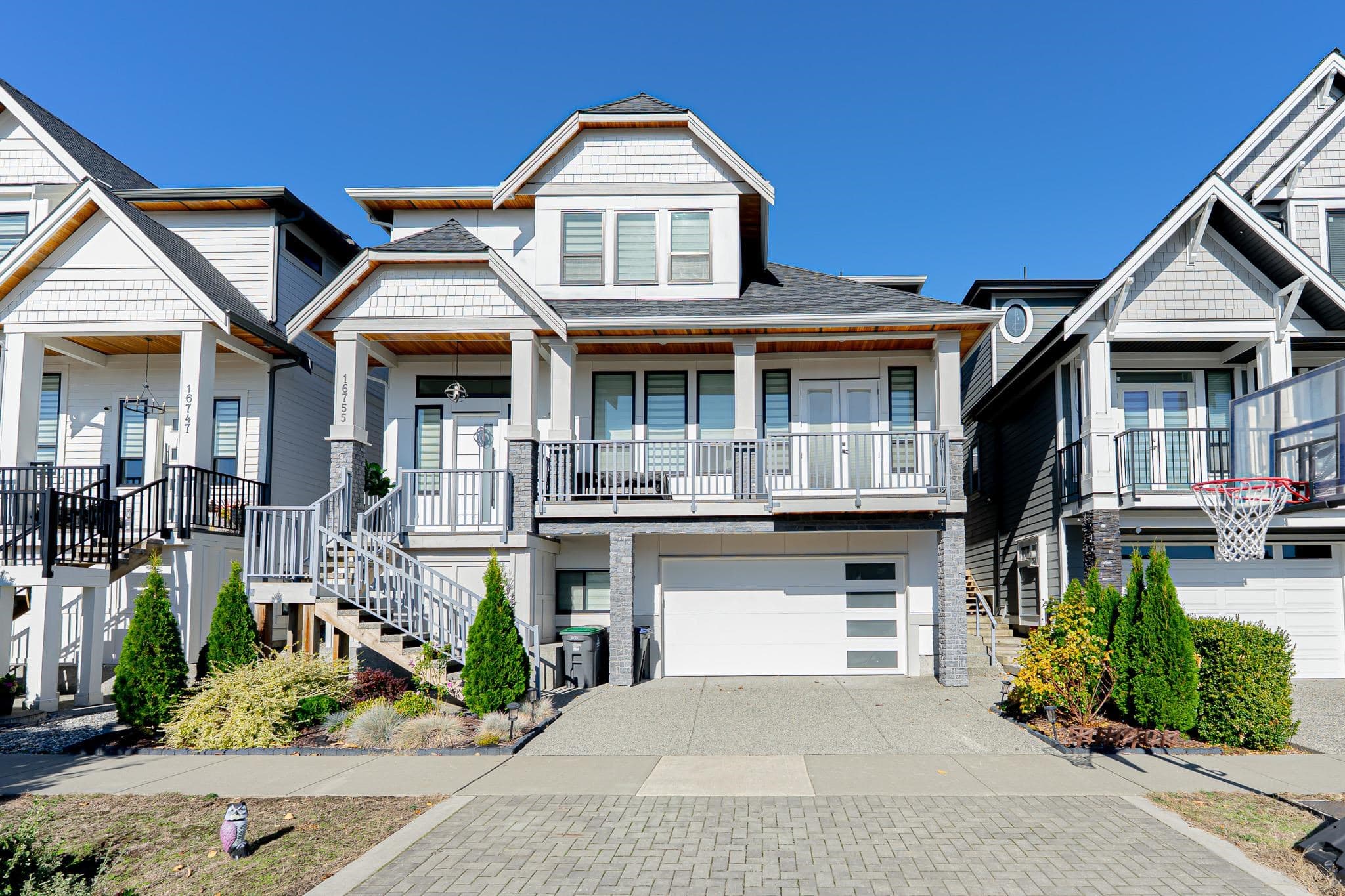 16755 16a Avenue, Surrey, V3Z 0B4 — photo 1