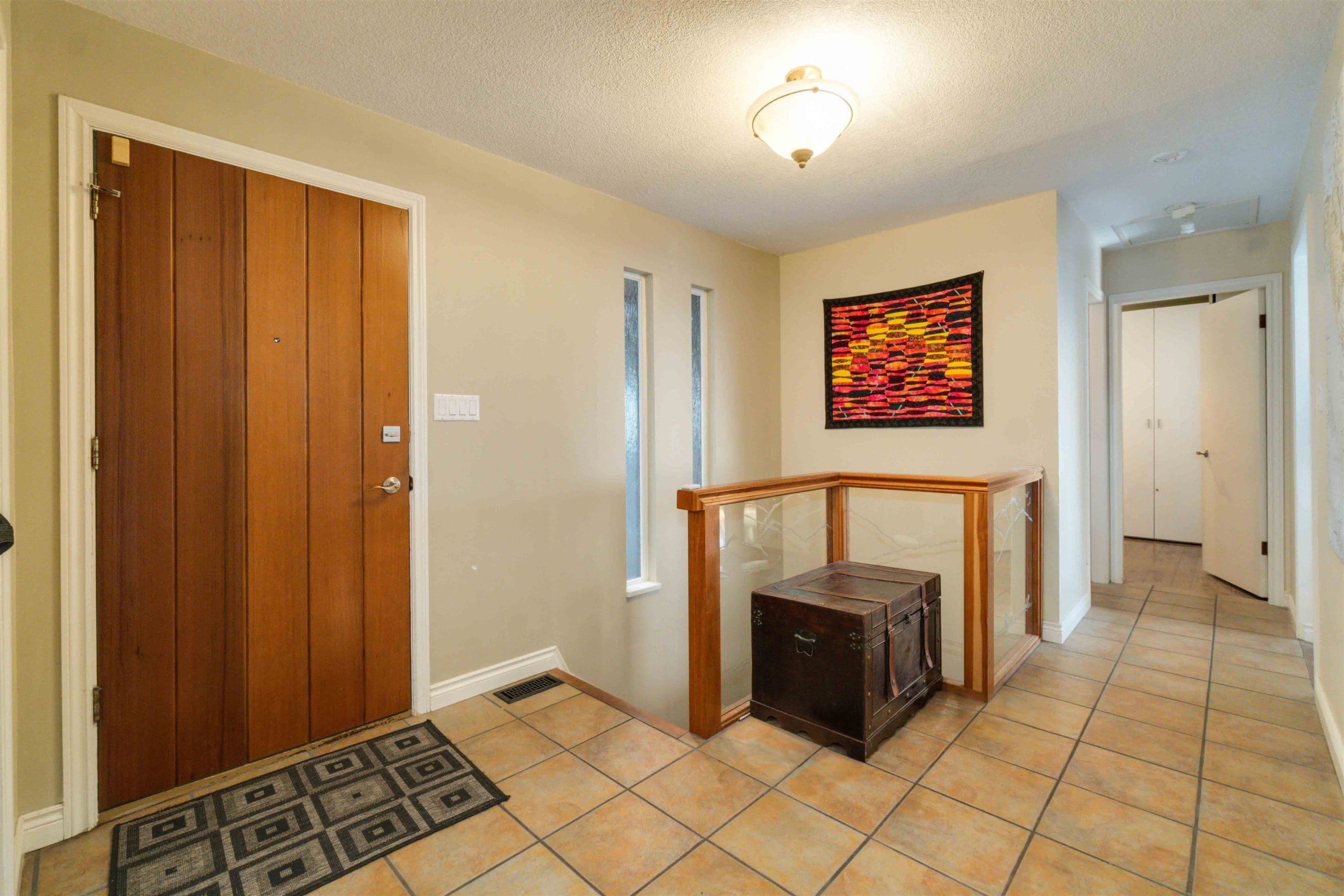 5189 Madeira Court, North Vancouver, V7R 3K7 — photo 3