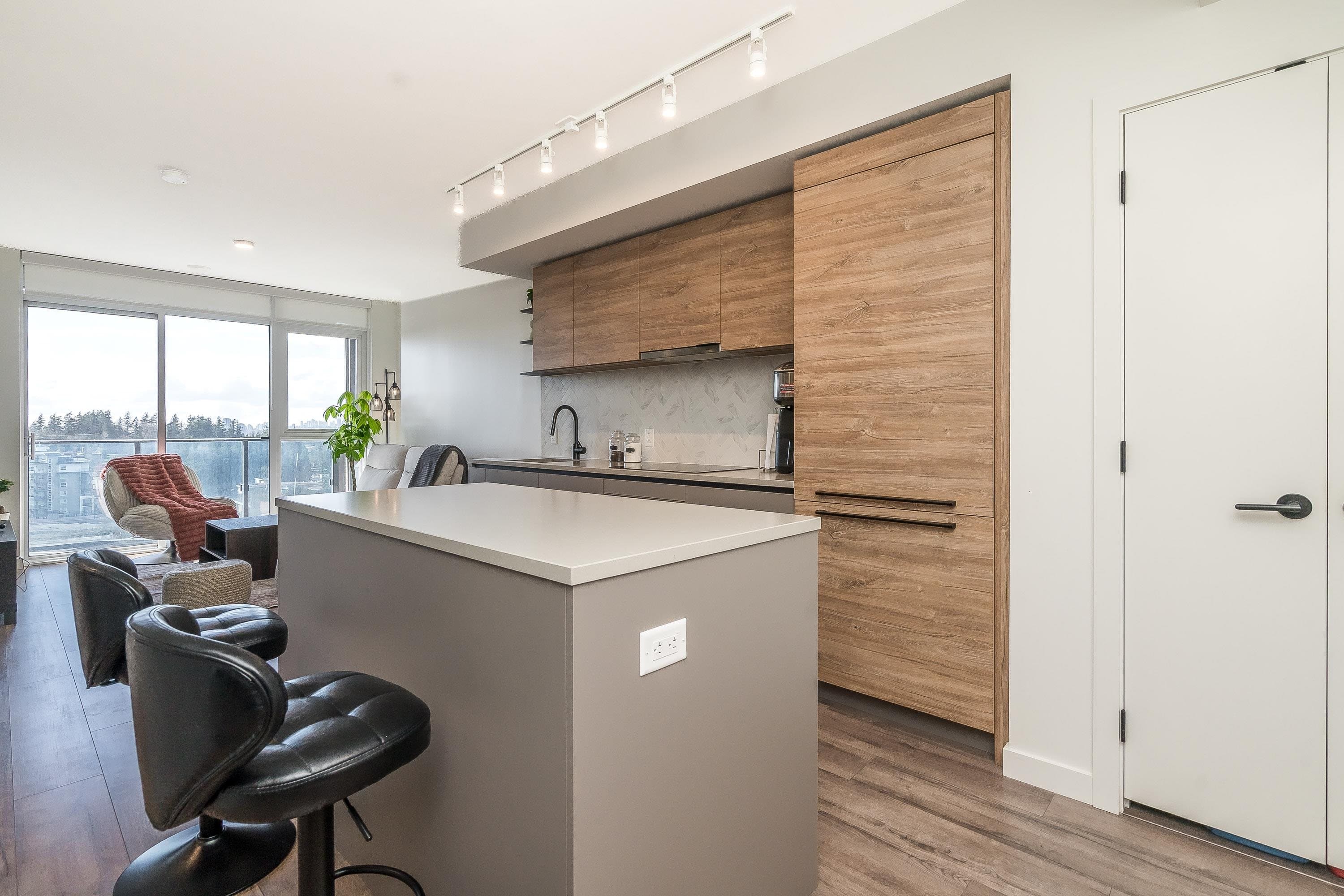 1301 - 13428 105 Avenue, Surrey, V3T 0S6 — photo 5
