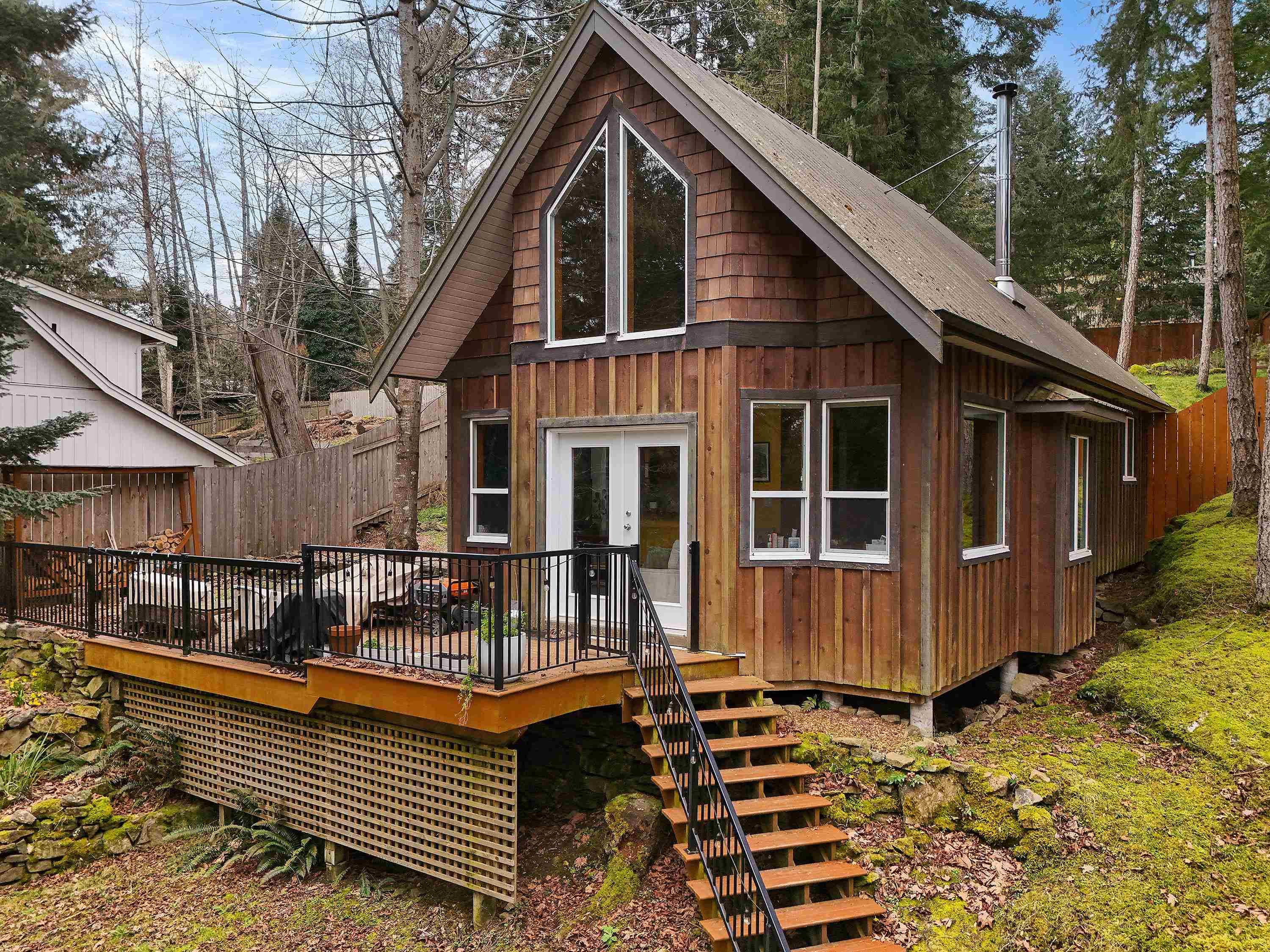 254 Mariners Way, Mayne Island, V0N 2J2 — photo 1