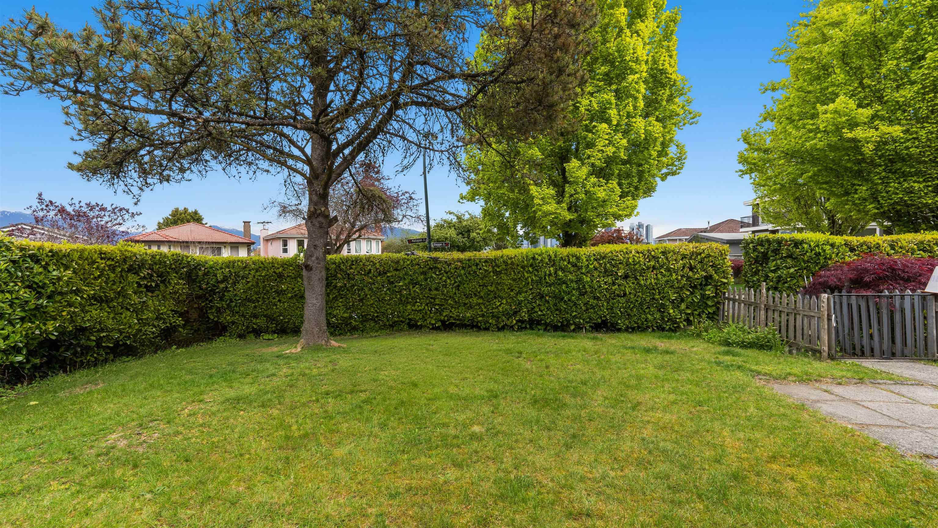 3105 Dieppe Drive, Vancouver, V5M 4B2 — photo 3