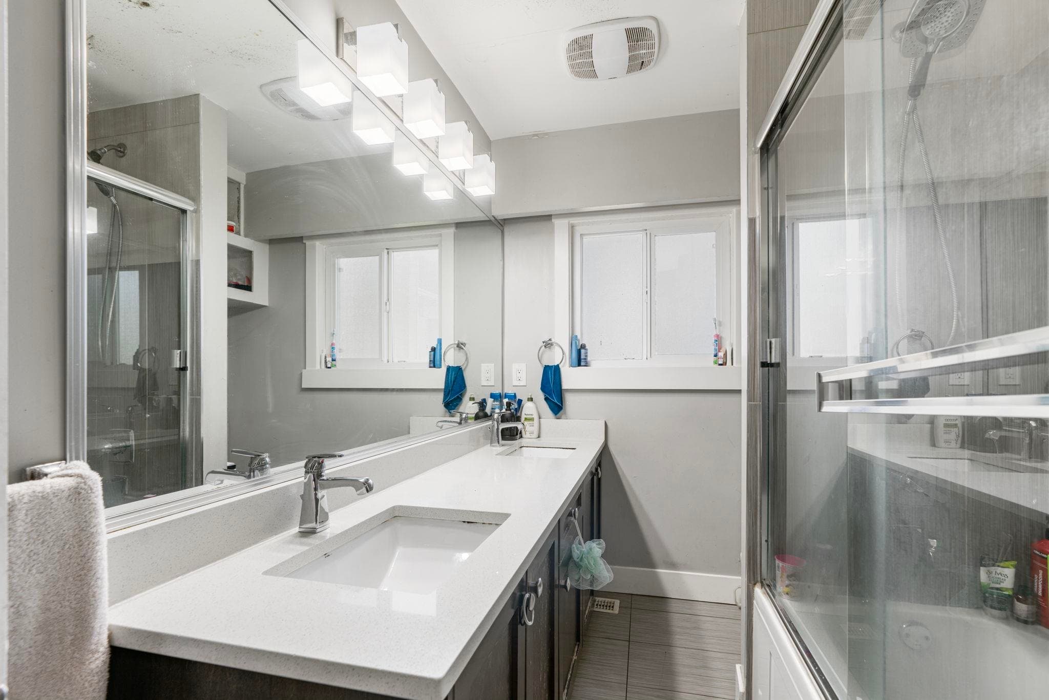 12847 106 Avenue, Surrey, V3T 2B9 — photo 1