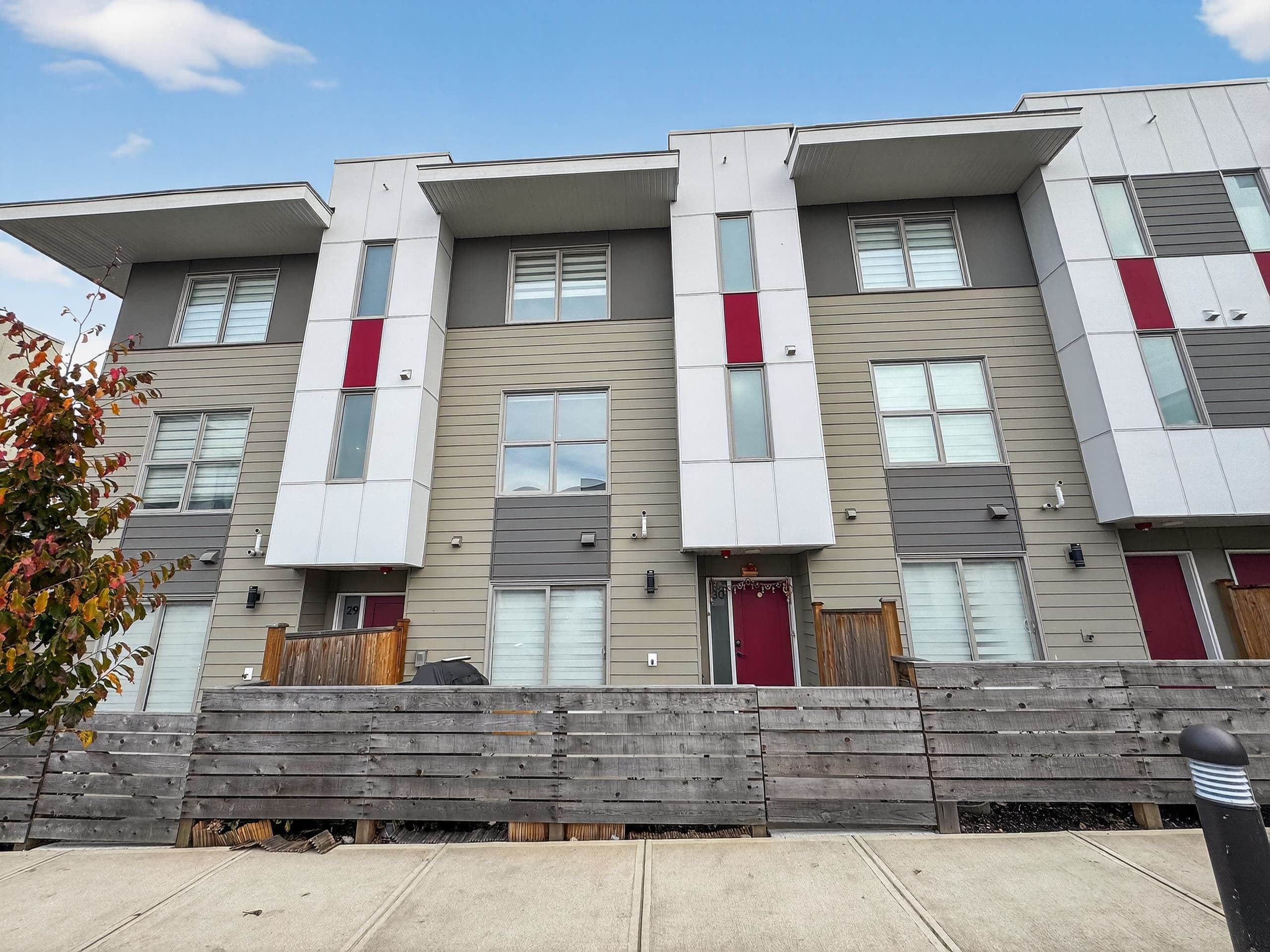 30 - 12585 104a Avenue, Surrey, V3V 0G7 — photo 2