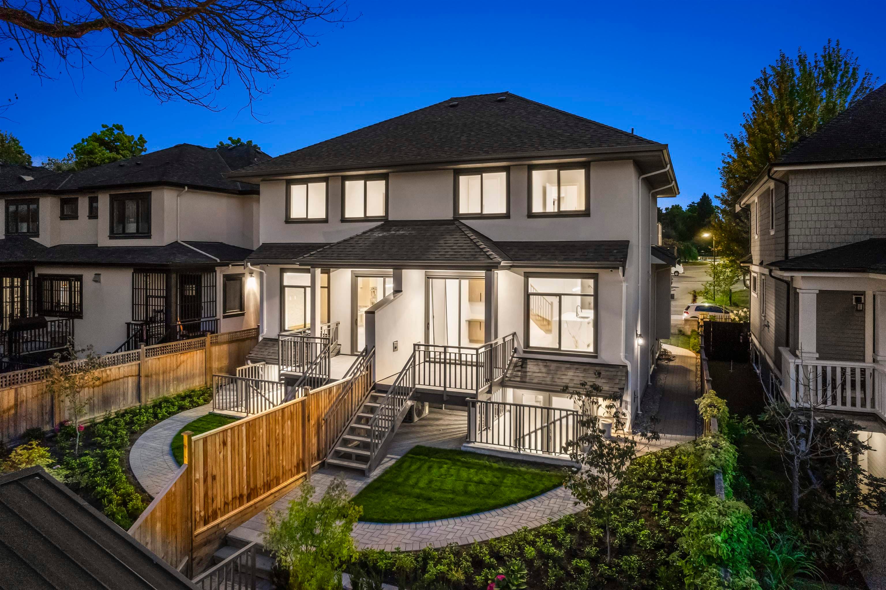 2455 W 10th Avenue, Vancouver, V6K 2J4 — photo 3