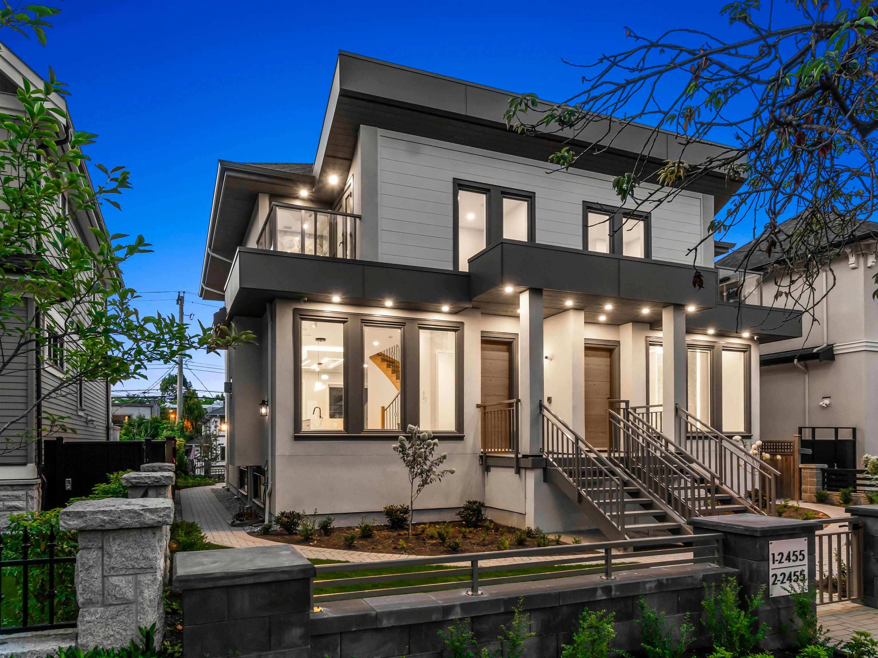 2455 W 10th Avenue, Vancouver, V6K 2J4 — photo 1