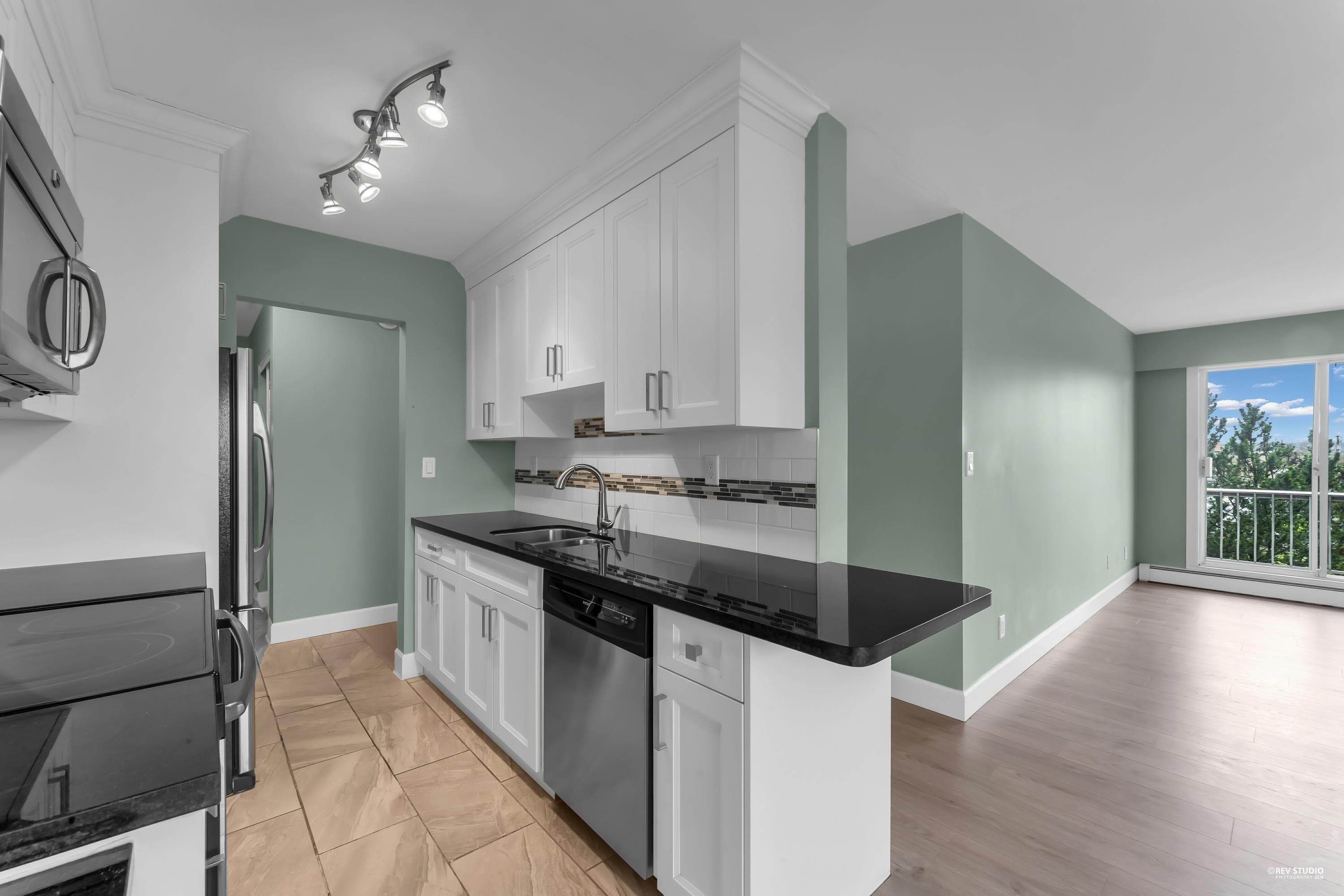 322 - 17707 57a Avenue, Surrey, V3S 1J2 — photo 1
