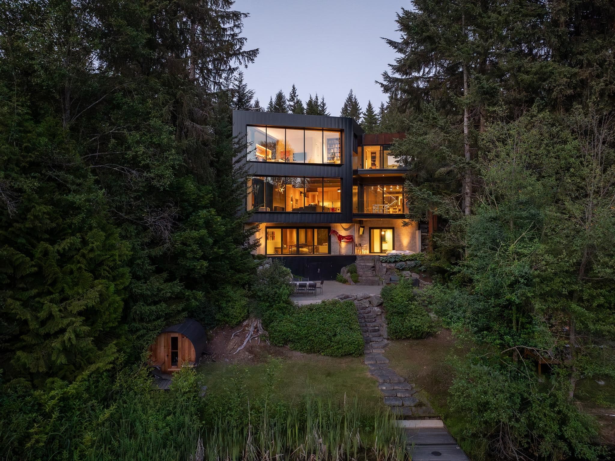 3258 Archibald Way, Whistler, V8E 0B2 — photo 2
