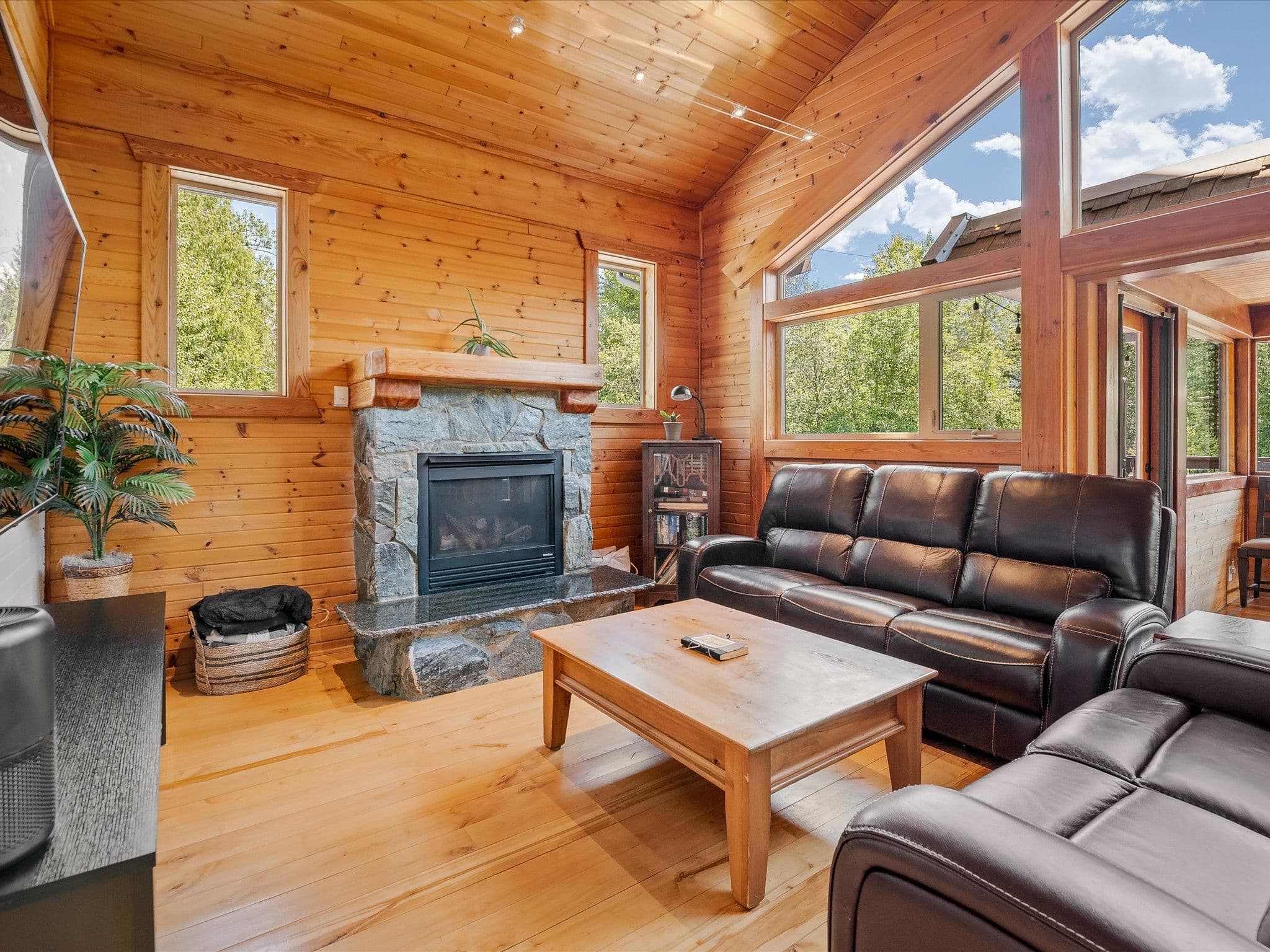 1470 Fraser Road, Pemberton, V0N 2L0 — photo 2