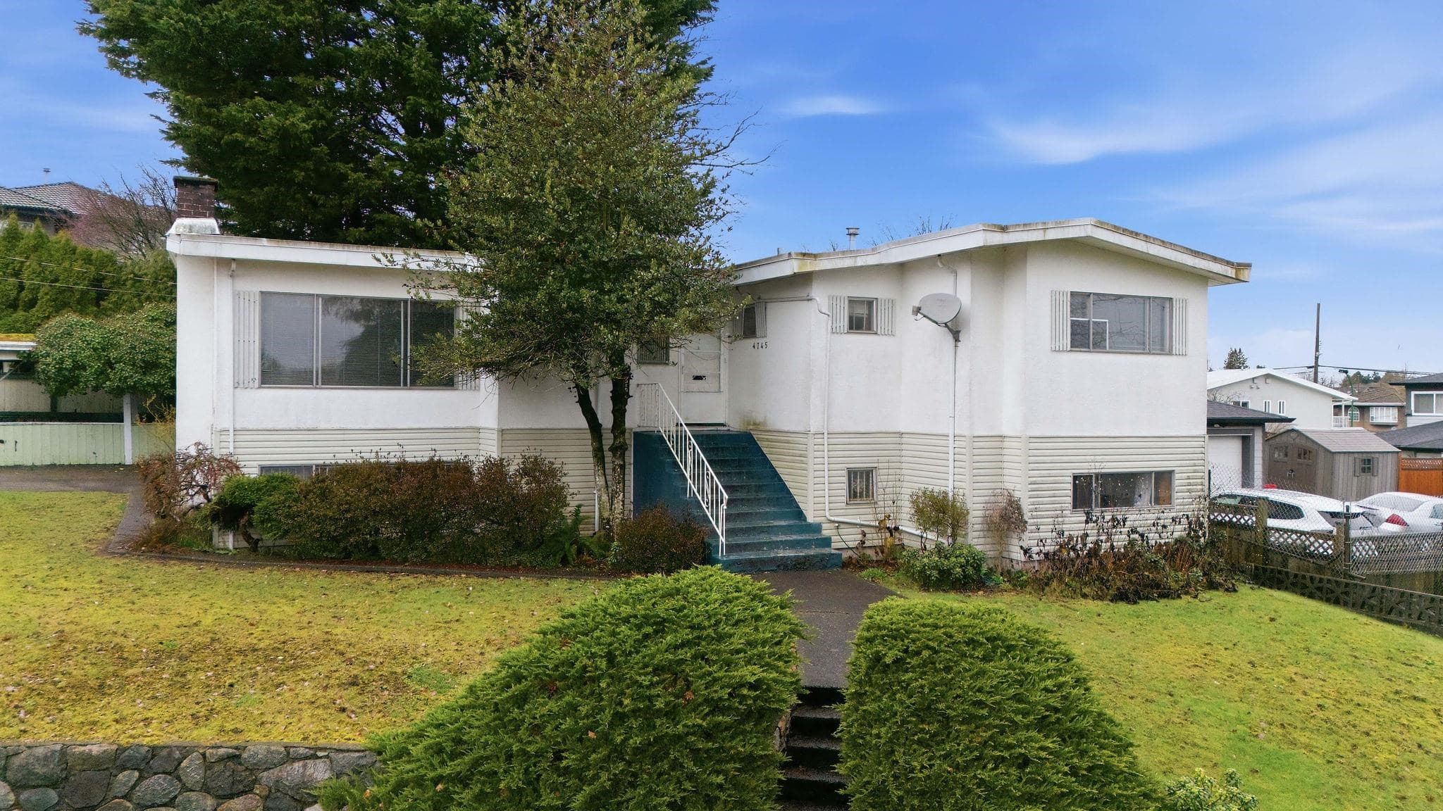 4745 Gilpin Court, Burnaby, V5G 3A1 — photo 1