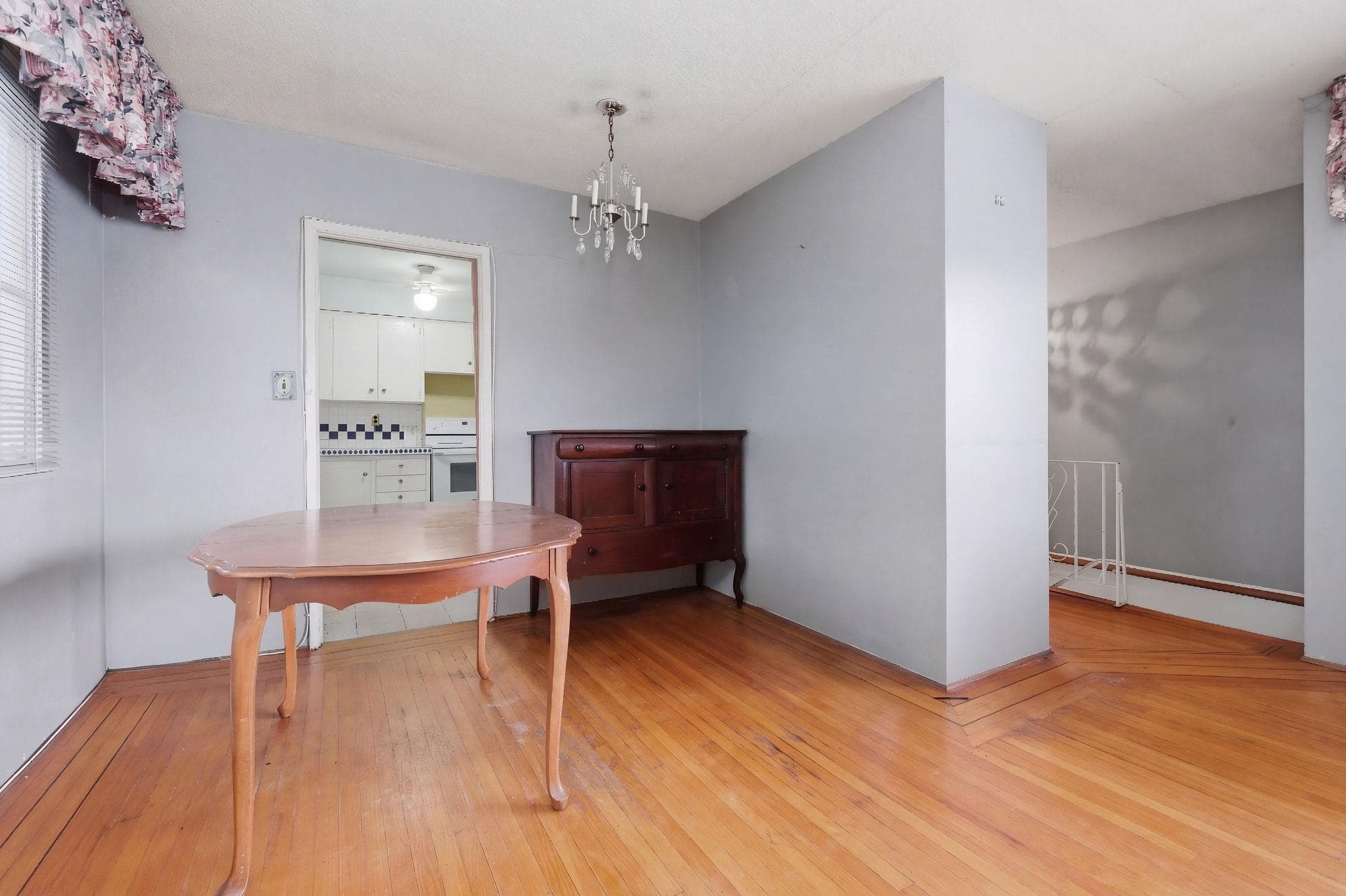4745 Gilpin Court, Burnaby, V5G 3A1 — photo 5