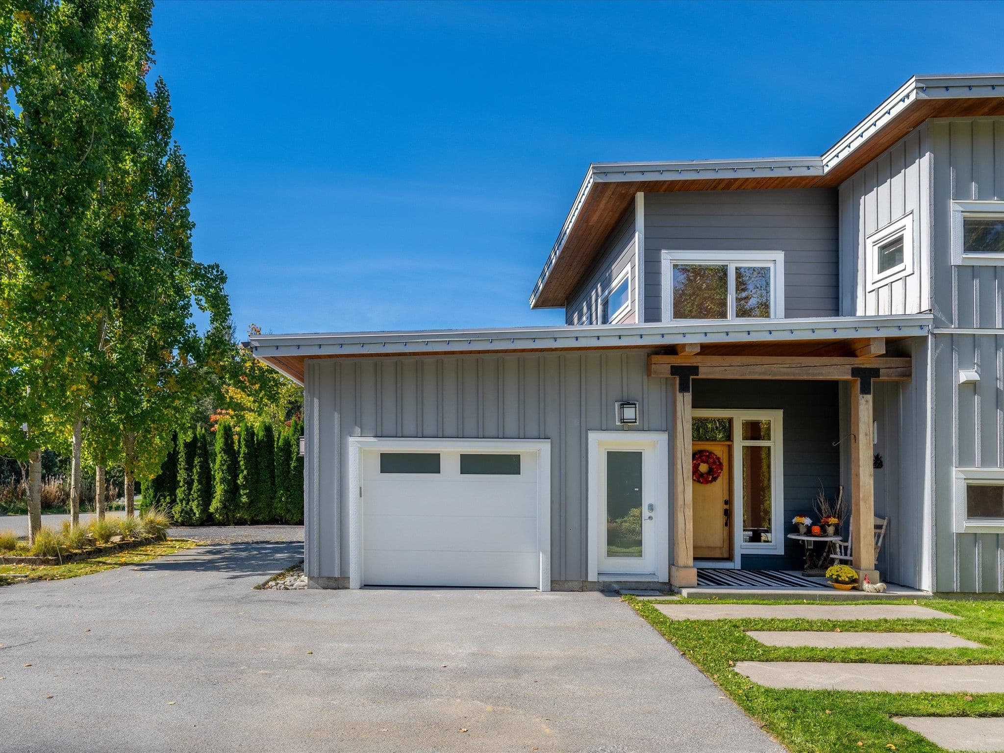 1087 Madeley Place, Whistler, V8E 0K6 — photo 2