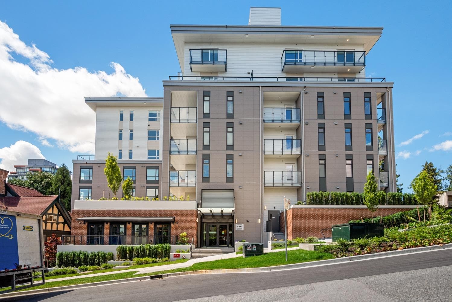 62X - 82 1st Street, New Westminster