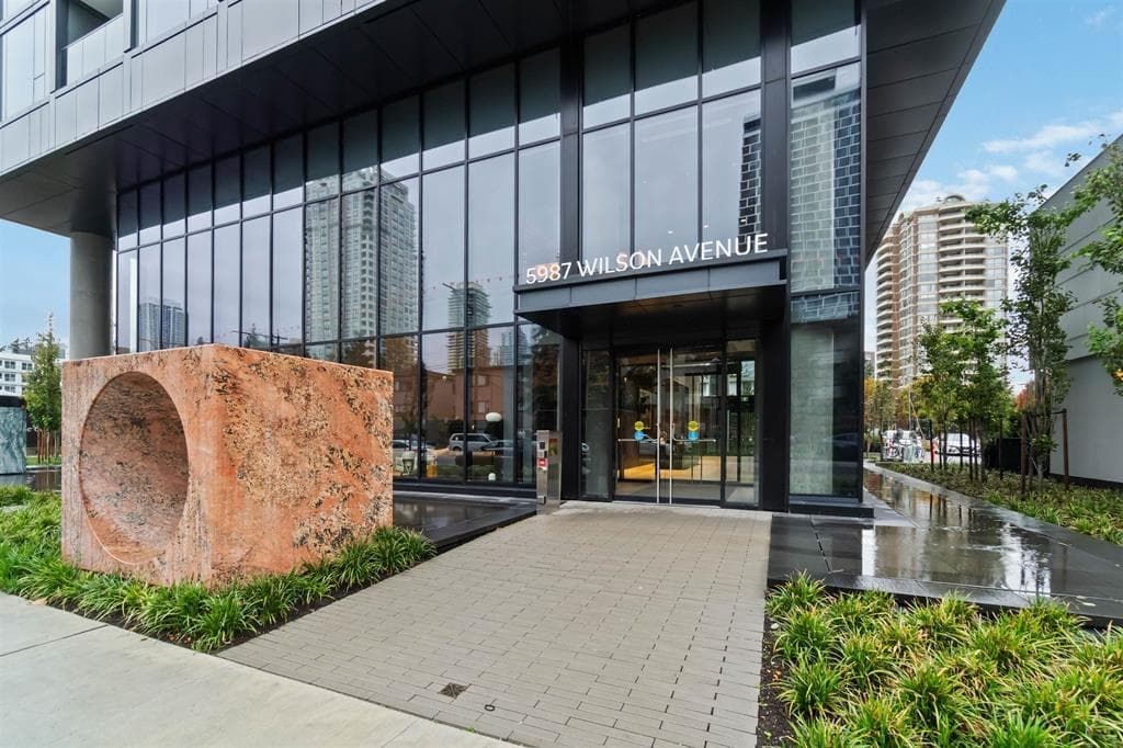 3604 - 5987 Wilson Avenue, Burnaby, V5H 0L7 — photo 2