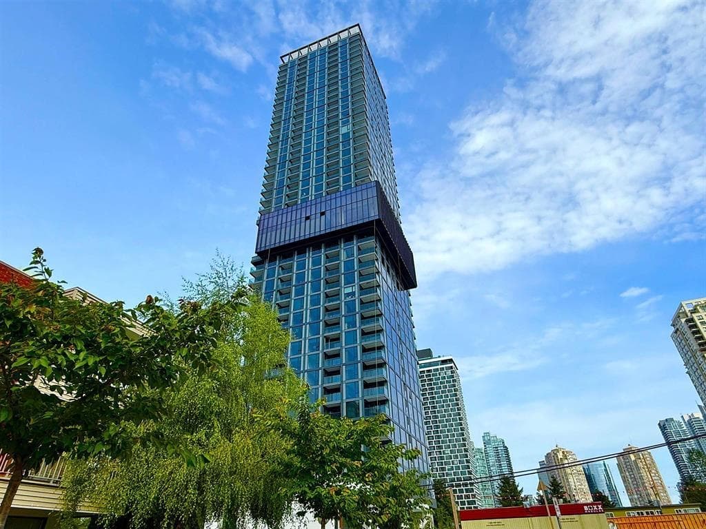 3604 - 5987 Wilson Avenue, Burnaby, V5H 0L7 — photo 1