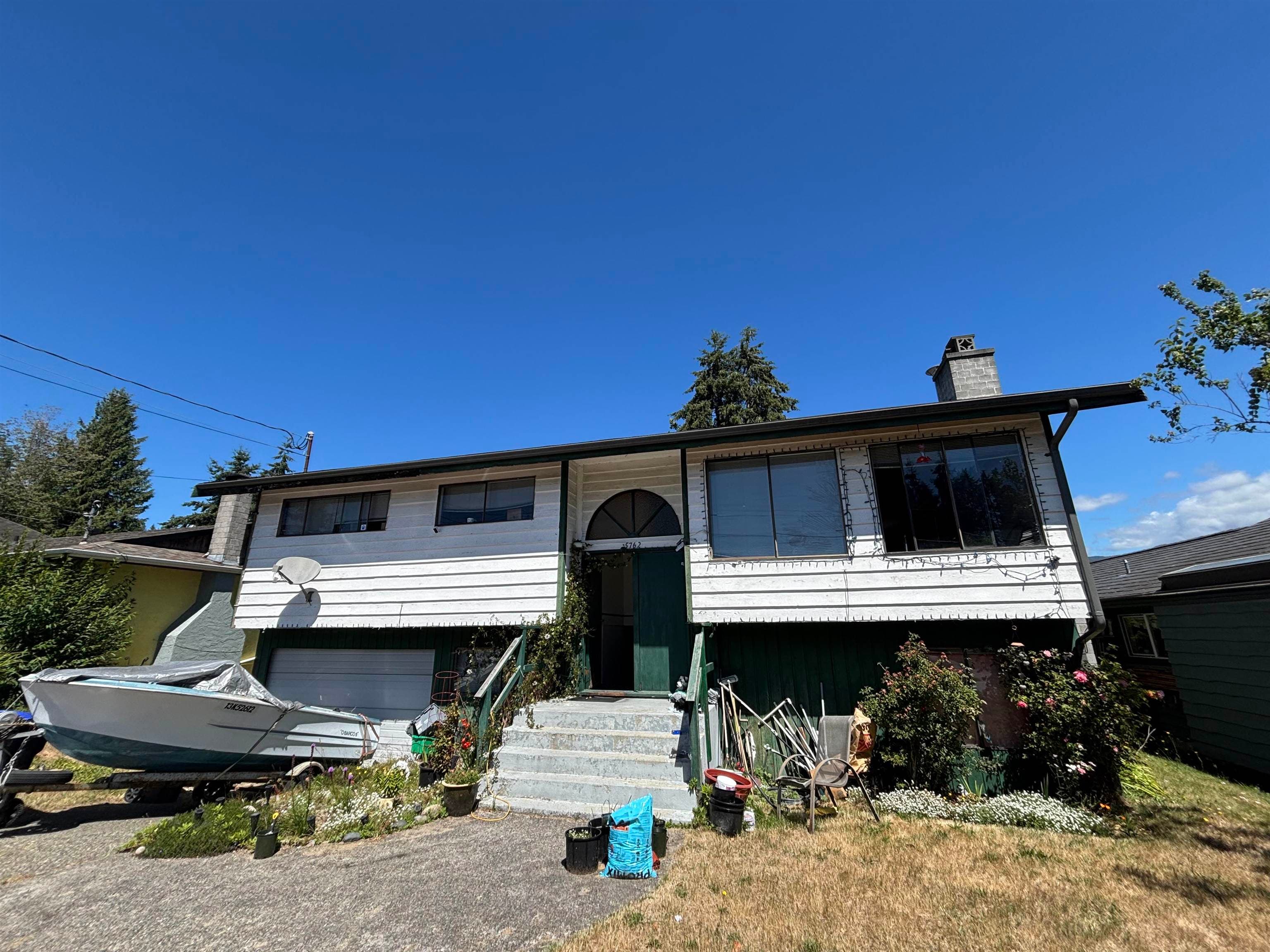 5762 Spindrift Street, Sechelt
