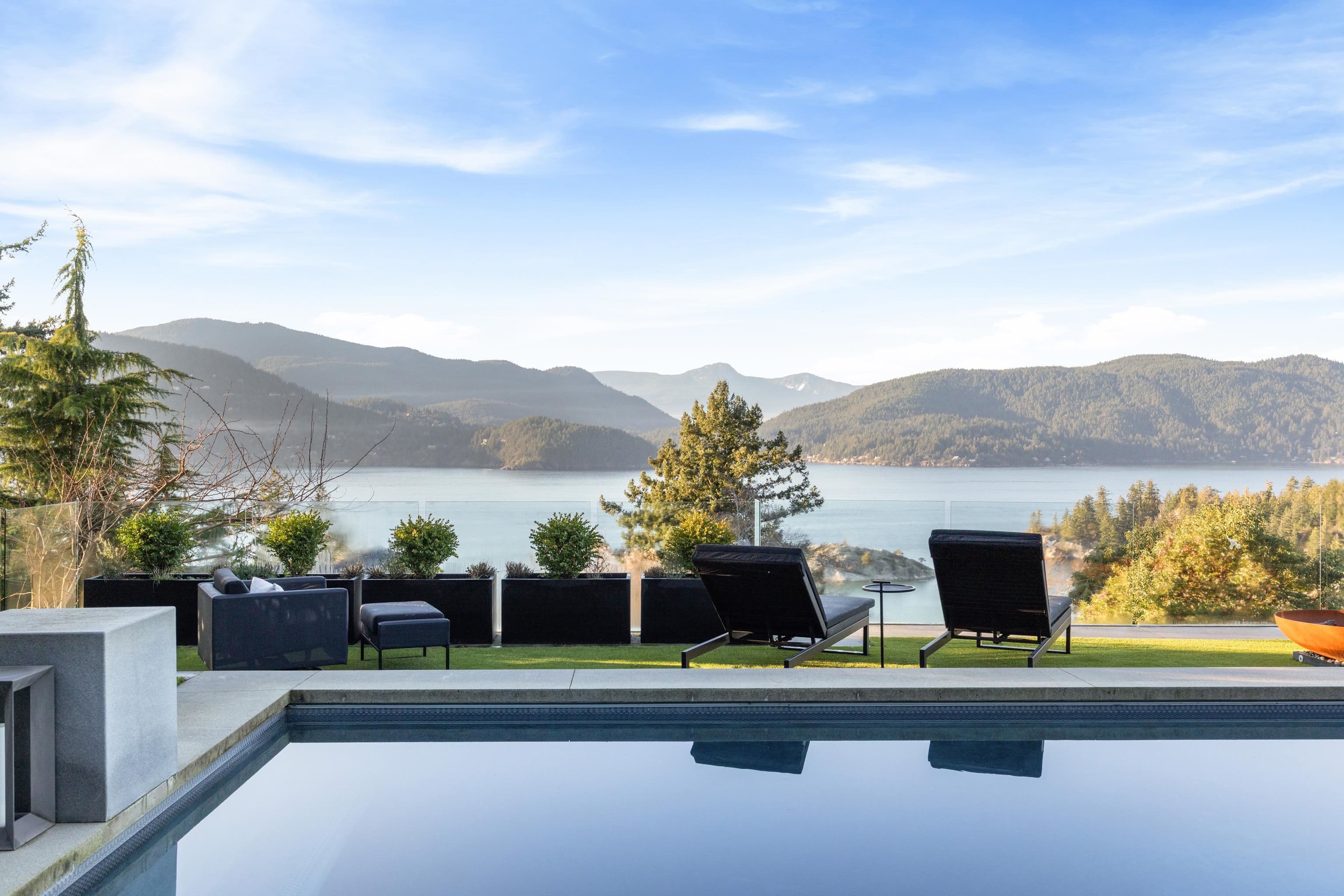 6252 Overstone Drive, West Vancouver