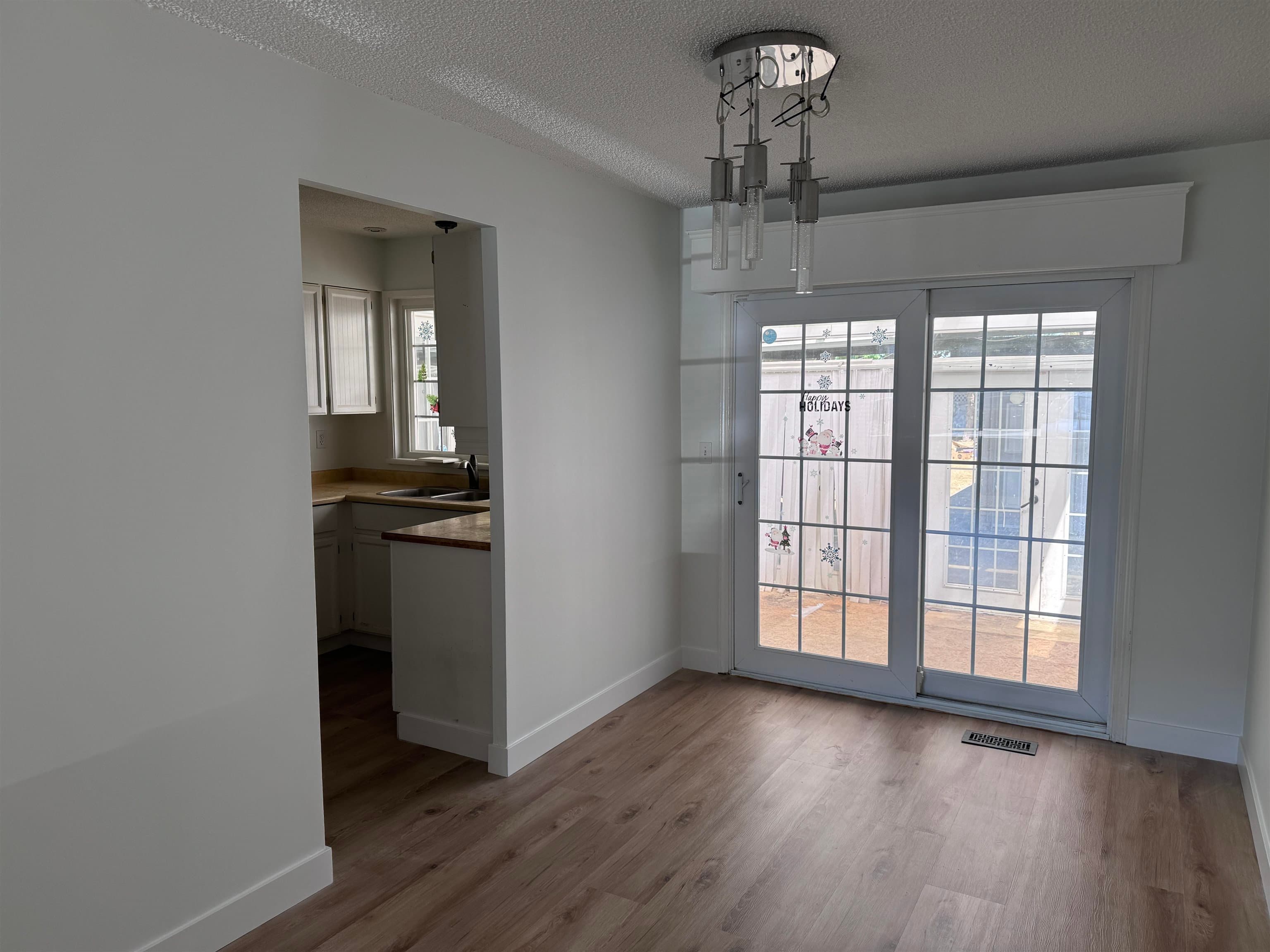 13481 Hilton Road, Surrey, V3R 5J3 — photo 5